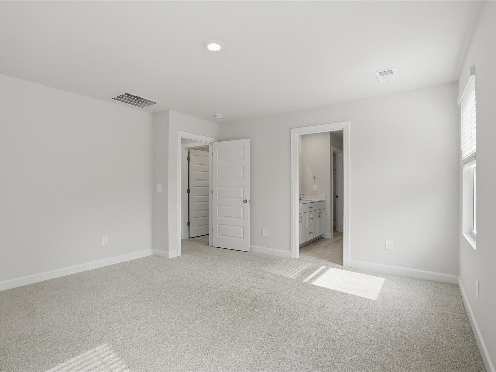 Welcome to the Lennon floorplan at Brayfield Manor - Heritage Collection.