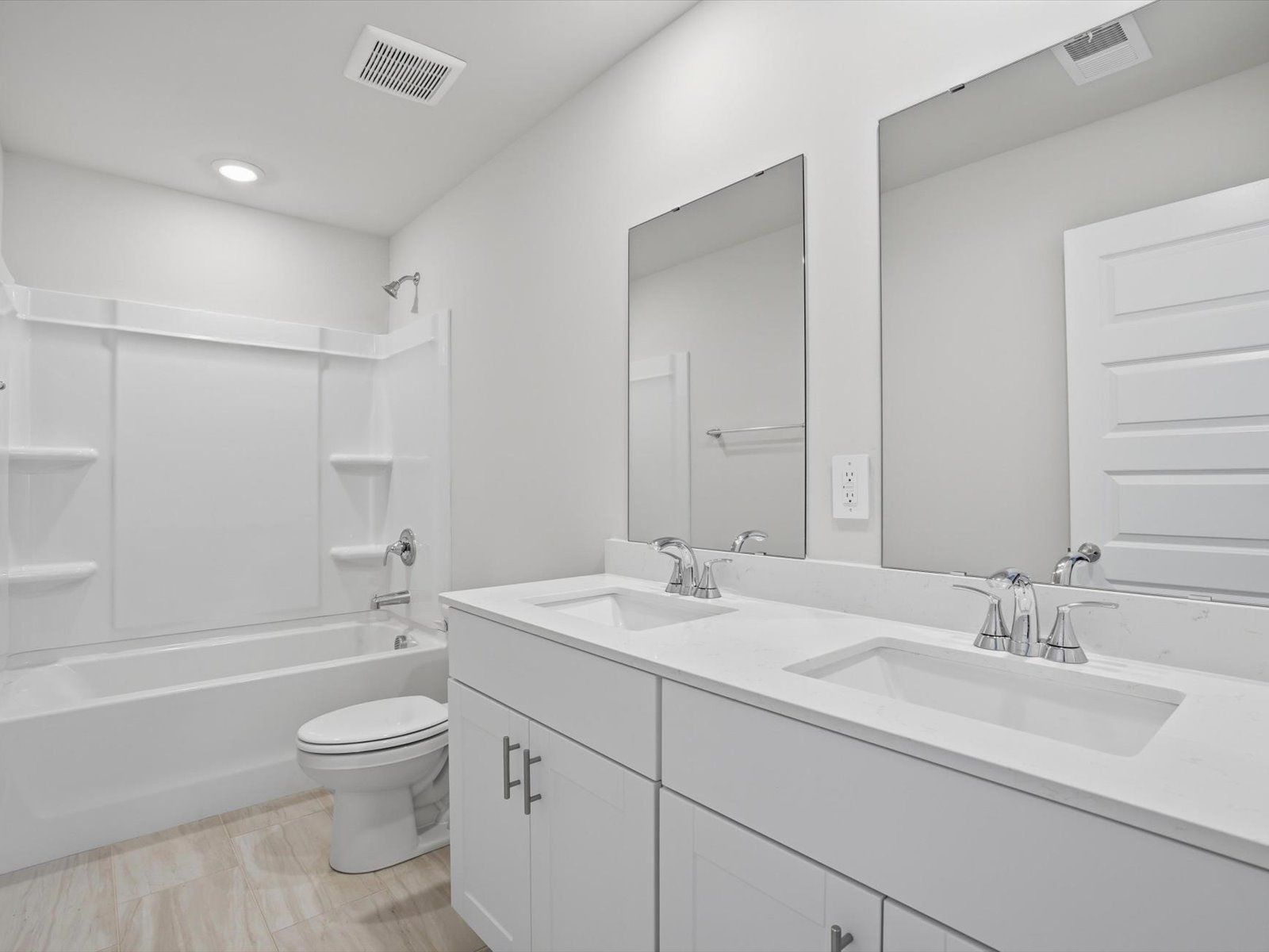 Welcome to the Lennon floorplan at Brayfield Manor - Heritage Collection.