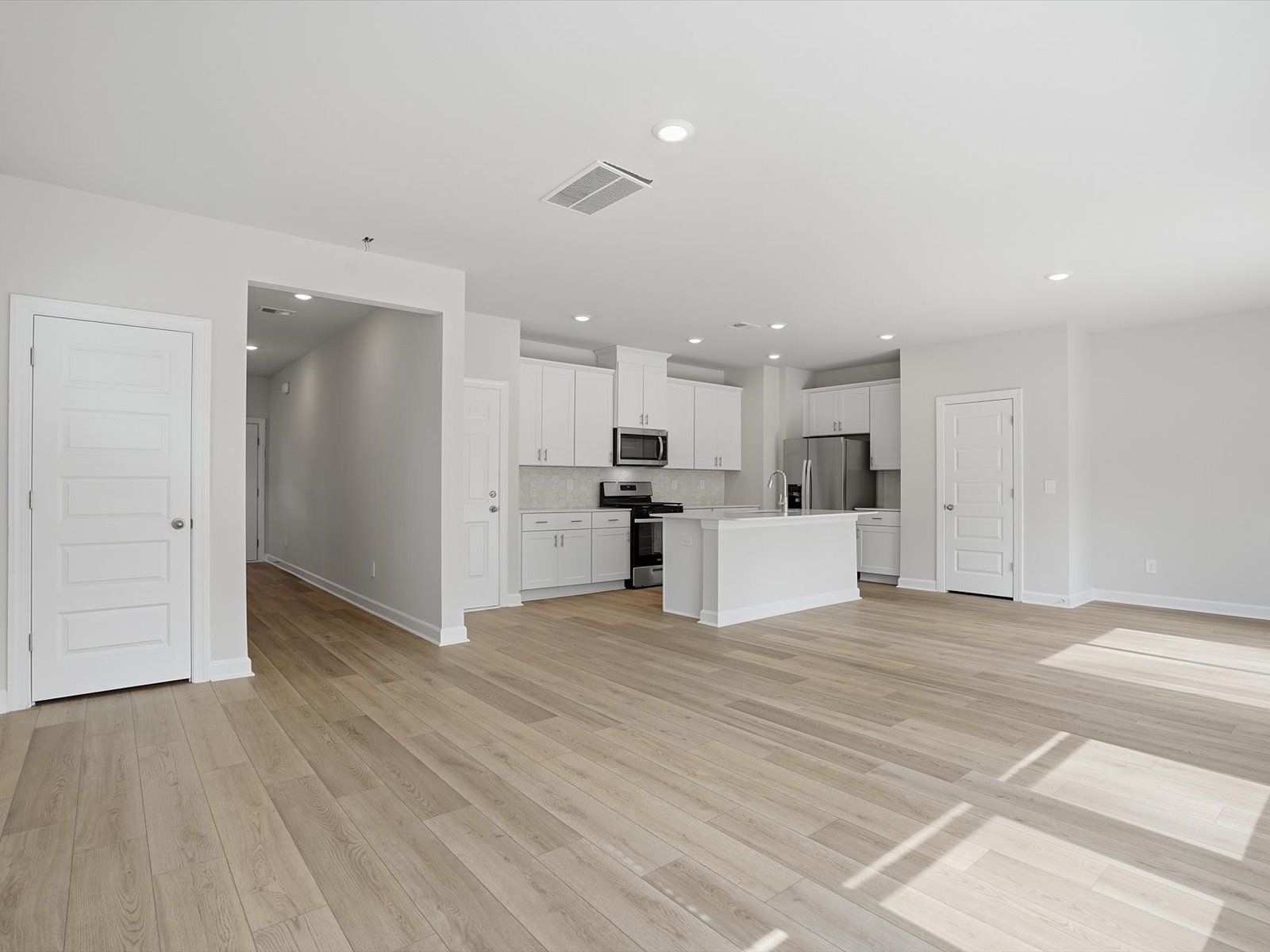 Welcome to the Lennon floorplan at Brayfield Manor - Heritage Collection.