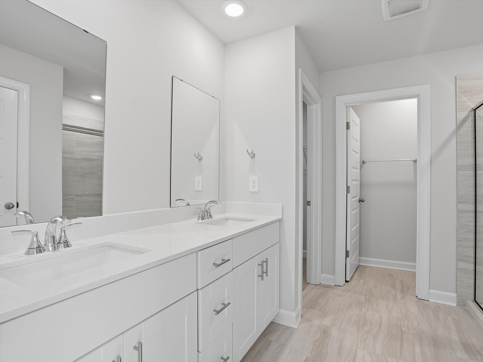 Welcome to the Lennon floorplan at Brayfield Manor - Heritage Collection.