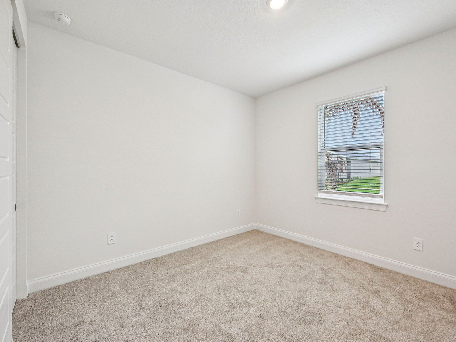 Secondary bedroom