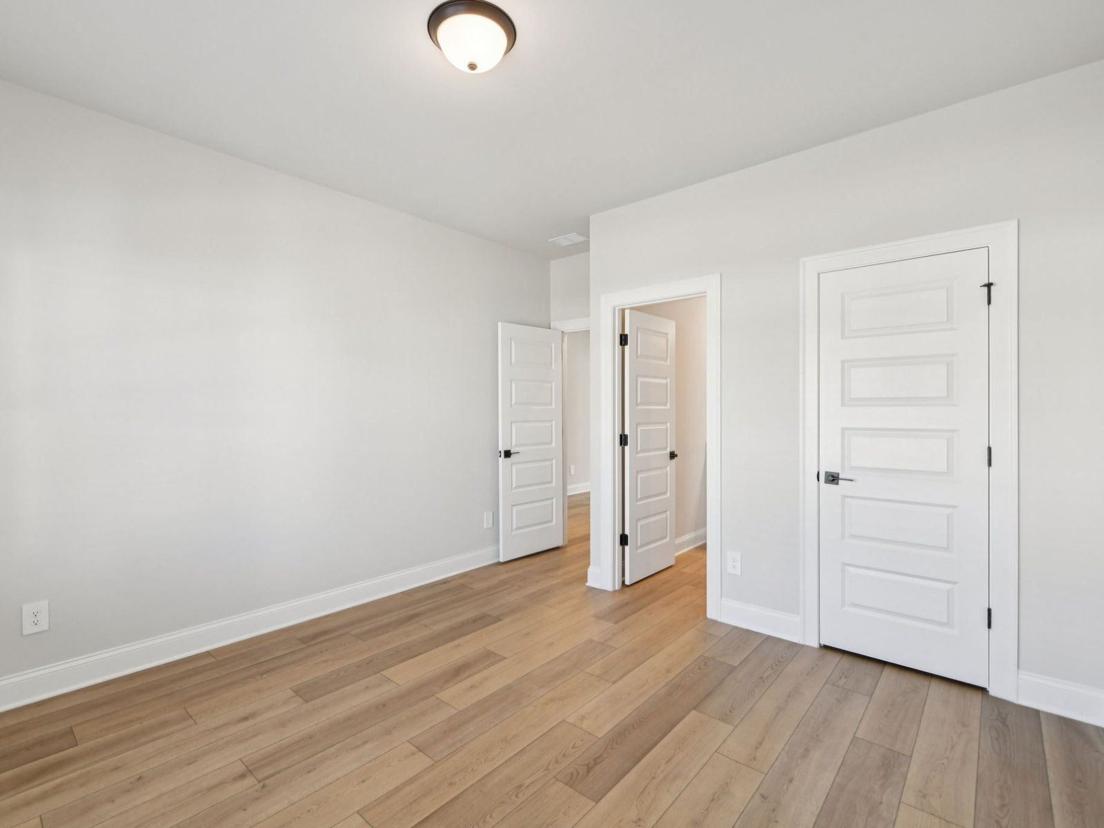 The Taylorsville Basement floorplan with the Timeless Contrast Linen interior package.
