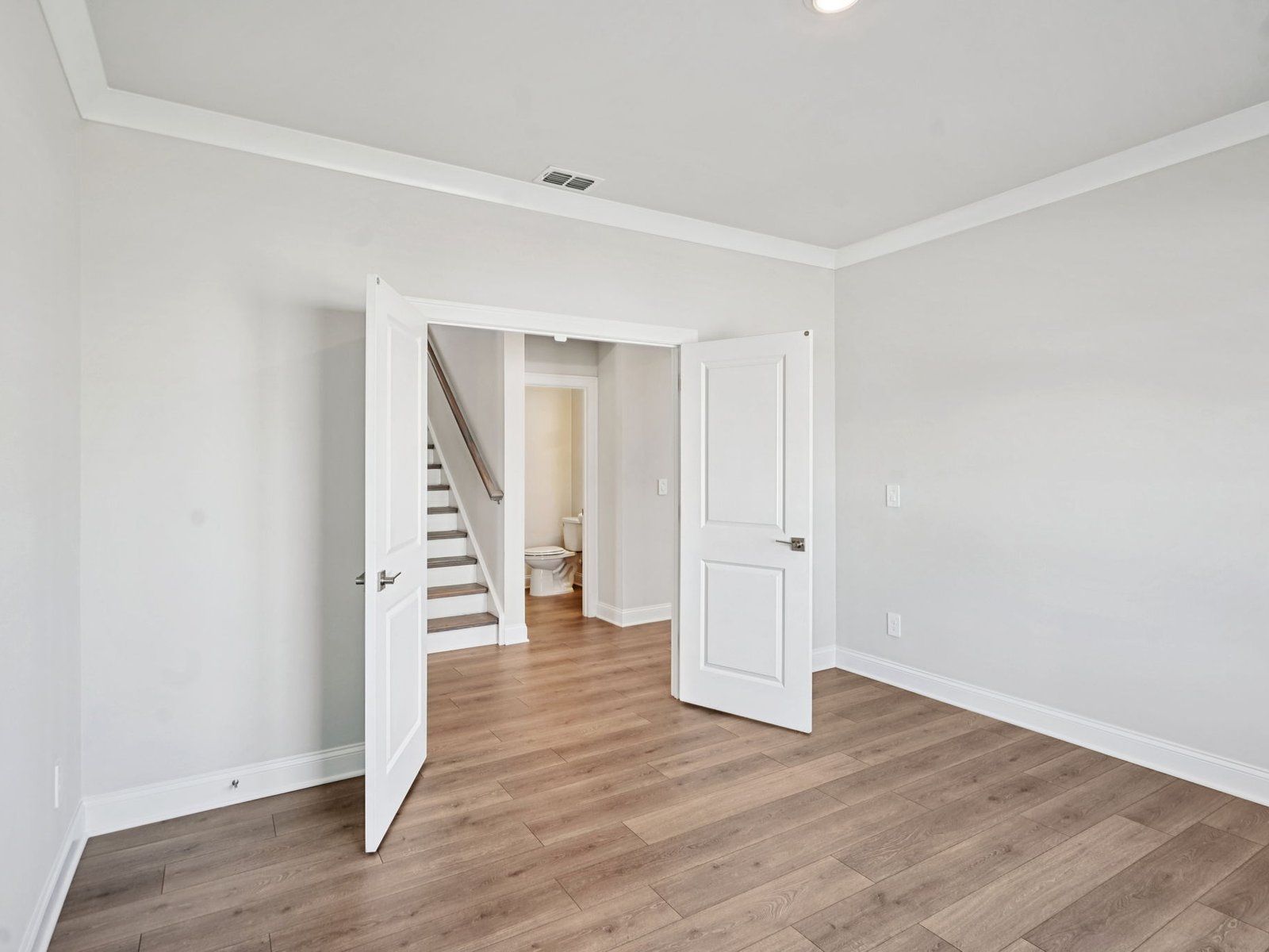 The Taylorsville floorplan with the Elegant Minimalism Linen interior package modeled at River Pointe.