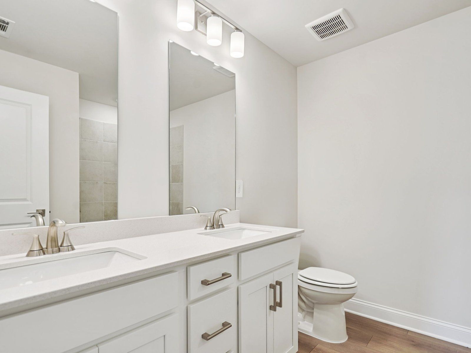 The Taylorsville floorplan with the Elegant Minimalism Linen interior package modeled at River Pointe.