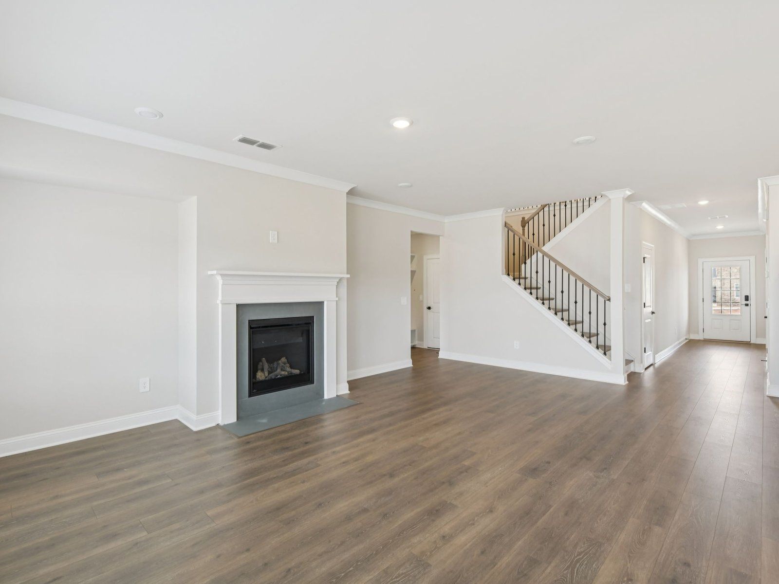 The Johnson floorplan with the Relaxed Transitional Linen interior package modeled at River Pointe.