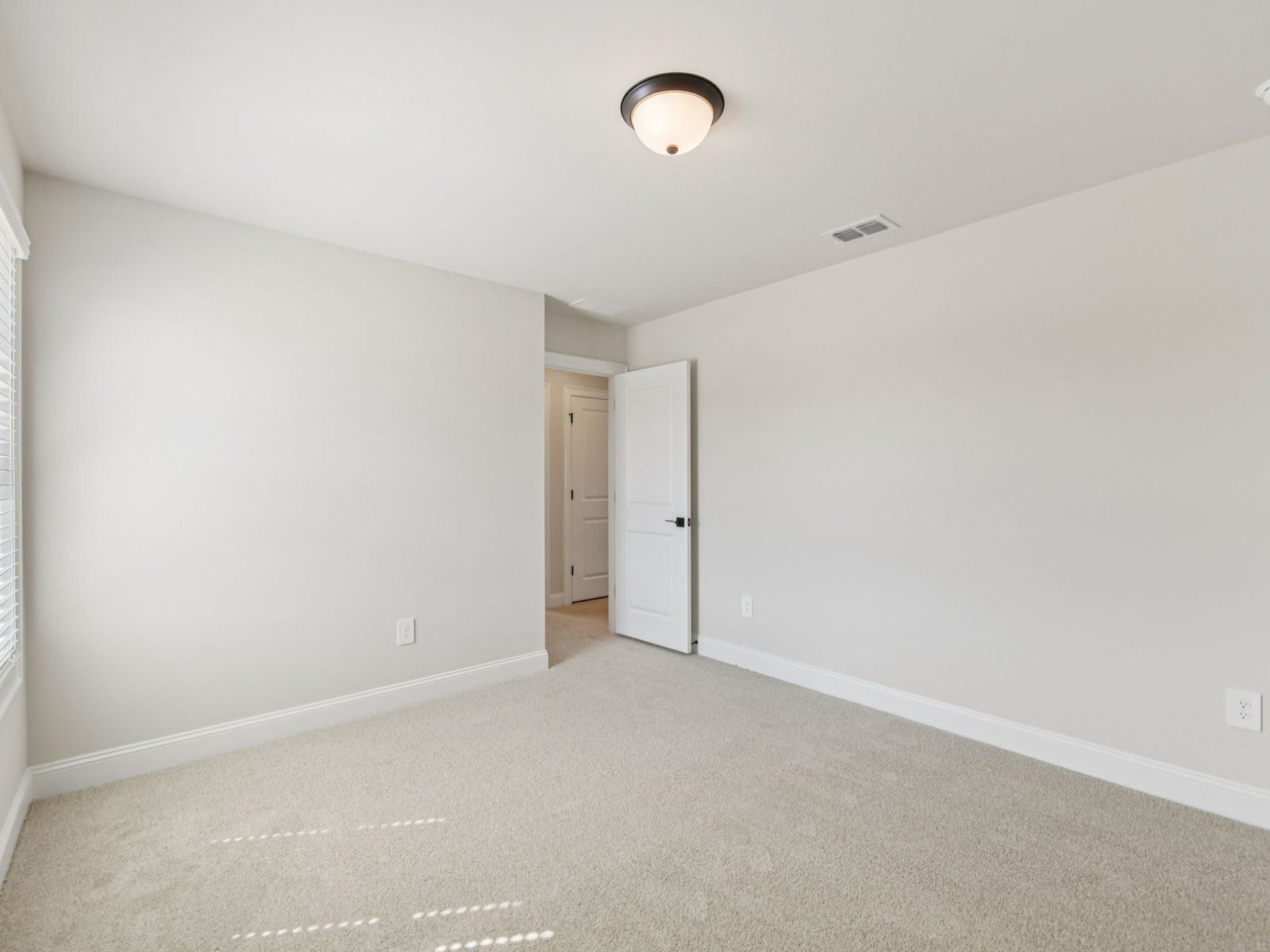 The Johnson floorplan with the Relaxed Transitional Linen interior package modeled at River Pointe.