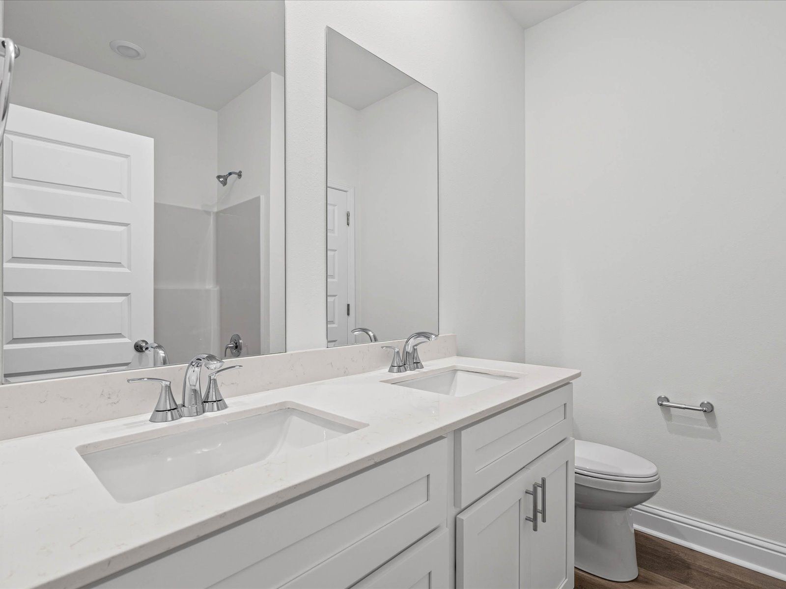 Secondary bathroom in the Newport floorplan at a Meritage Homes community in Ocean Springs, MS.
