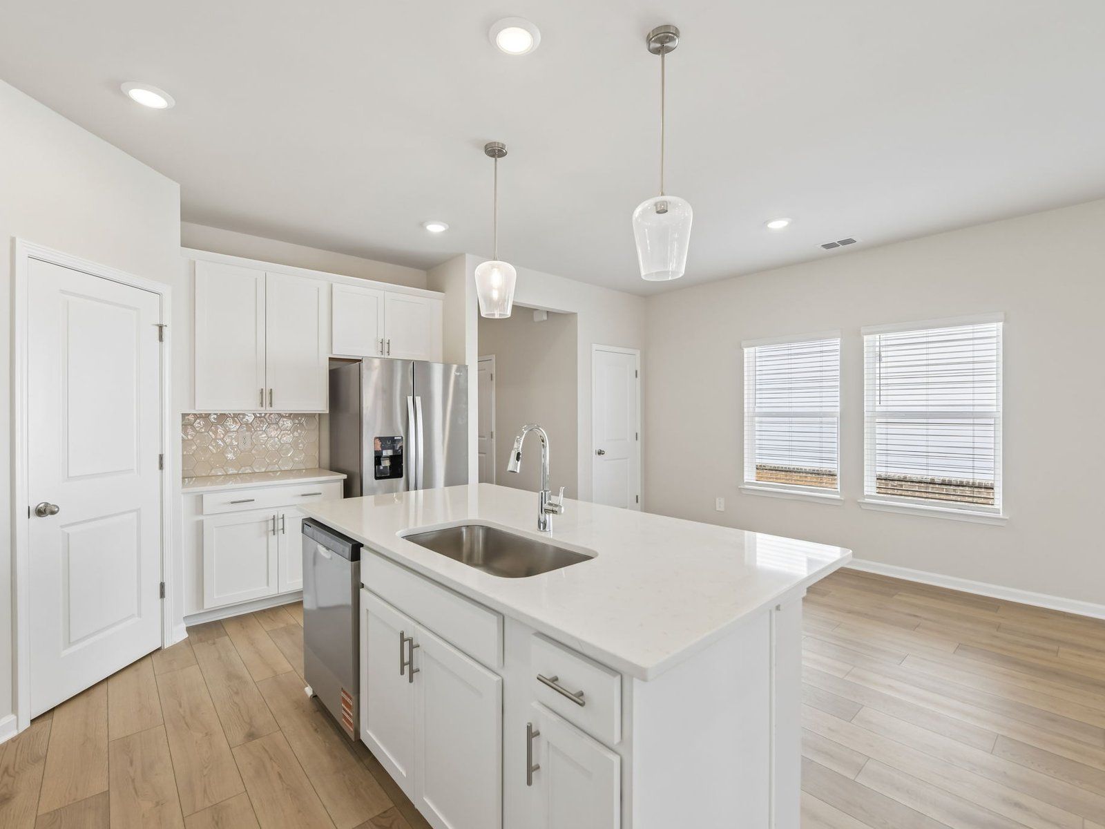 The Sydney floorplan with the Clarity Linen interior package.