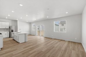 904 E Eden St (Emerald)