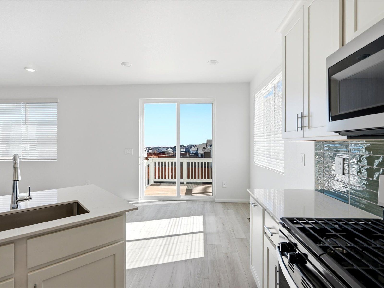 DEN_Meridian-Ranch-50's-LN_Red-Feather_Kitchen_B_13219-Valley-Peak-Dr