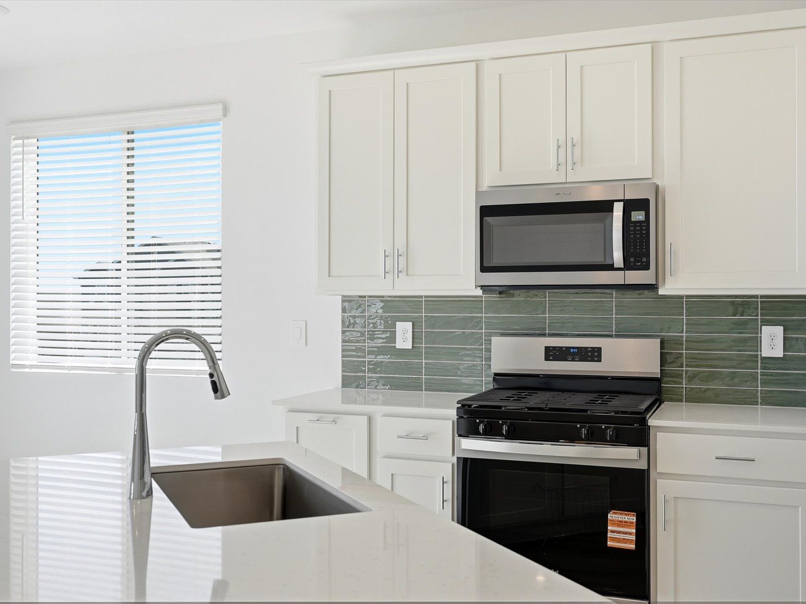 DEN_Meridian-Ranch-50's-LN_Red-Feather_Kitchen_B_13219-Valley-Peak-Dr