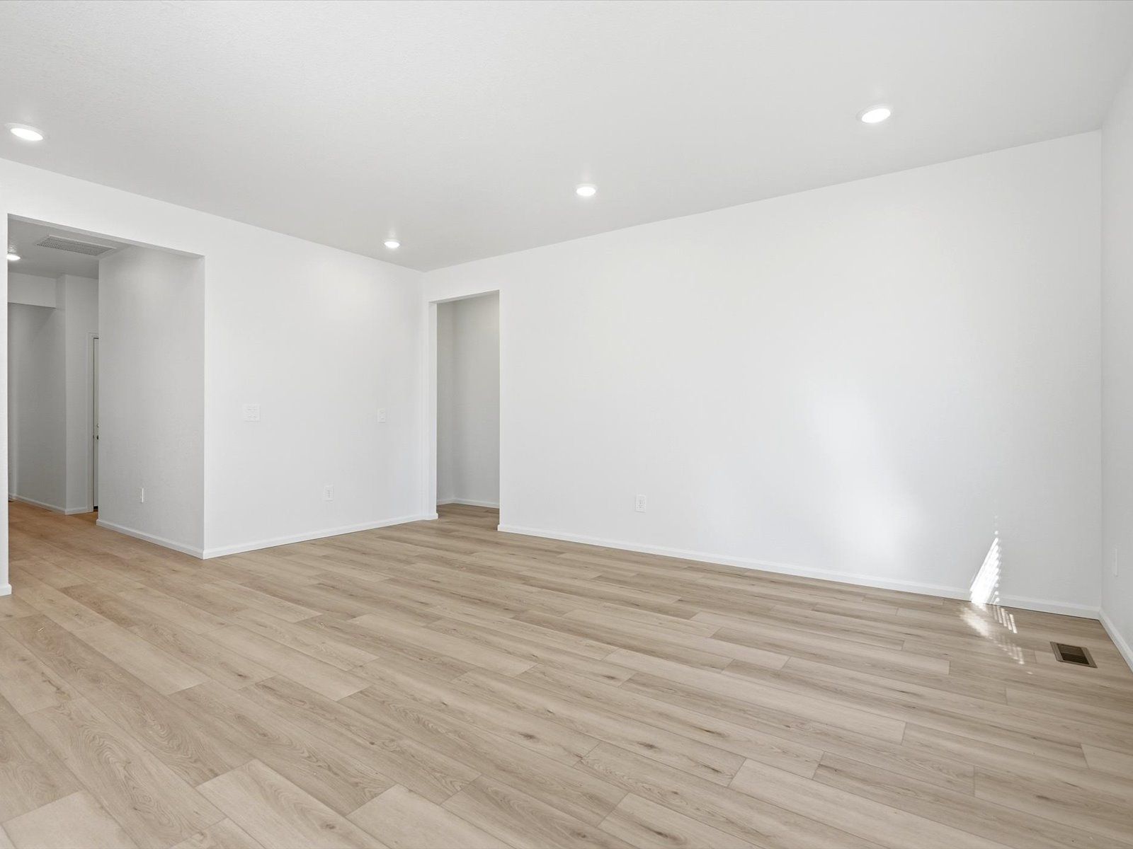 DEN_Meridian-Ranch-50's-LN_Red-Feather_Living-Area_B_13219-Valley-Peak-Dr