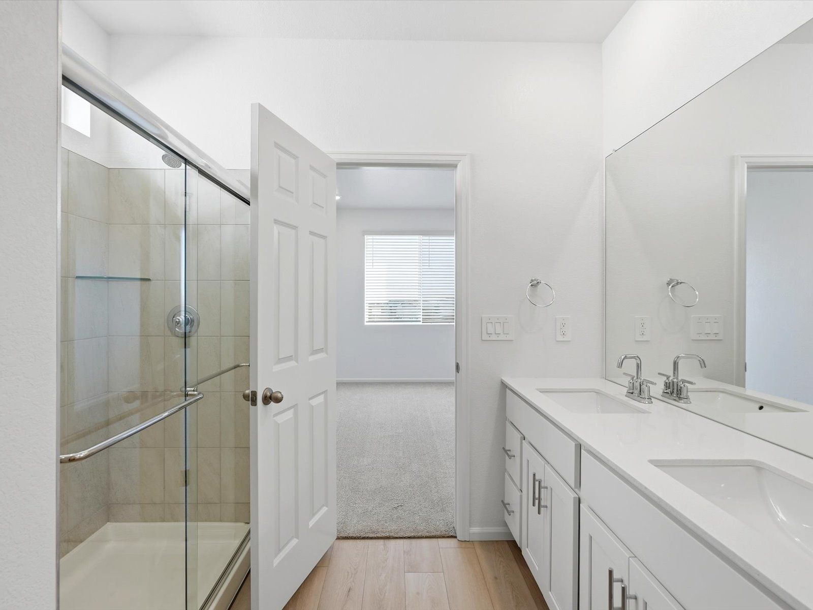 DEN_Meridian-Ranch-50's-LN_Red-Feather_Bathroom_B_13219-Valley-Peak-Dr