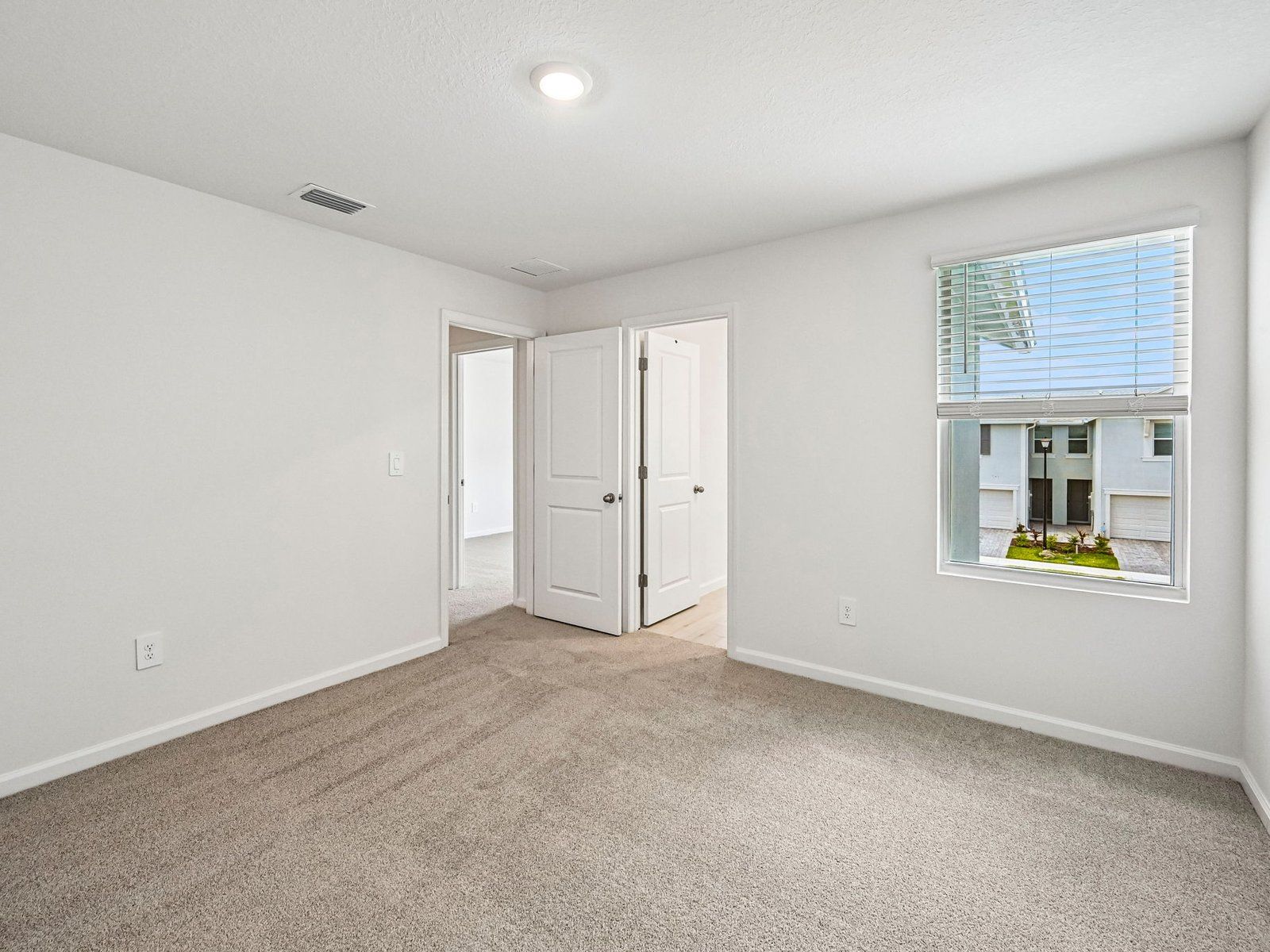 Secondary bedroom