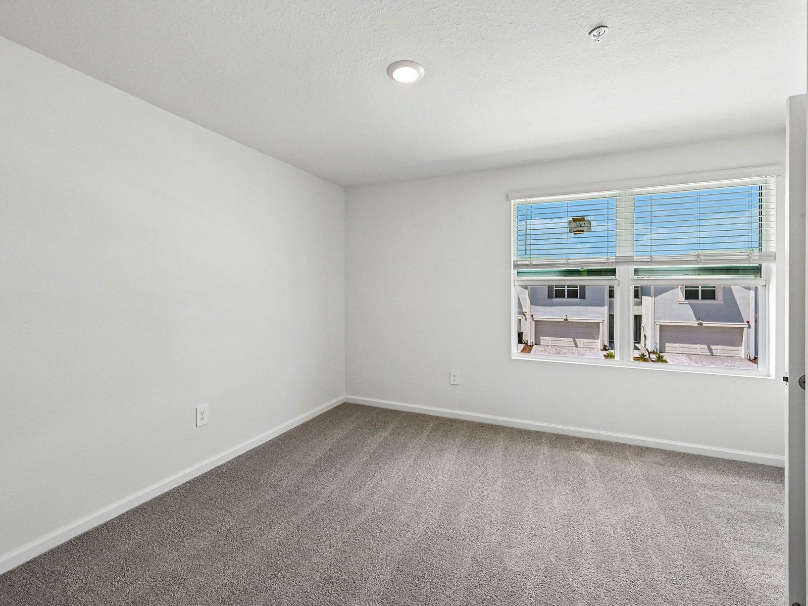 Secondary bedroom