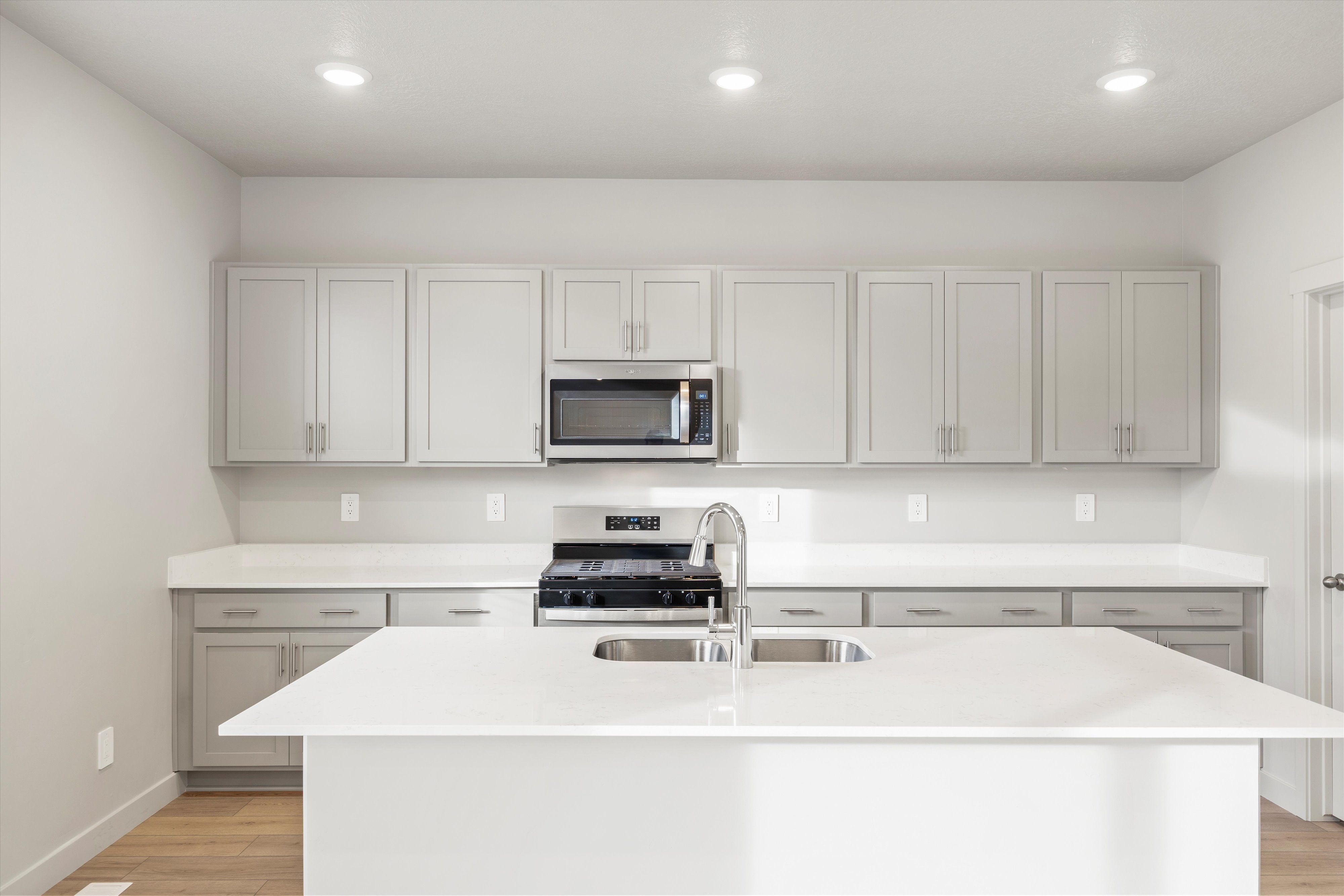 SLC_Pine_#4241_Kitchen_A_931-N-160-E-Santaquin-UT.jpg