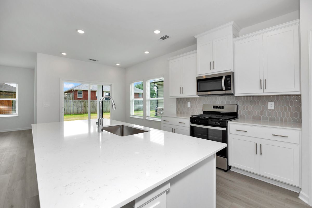 The Newport floorplan with the Finesse White interior package.