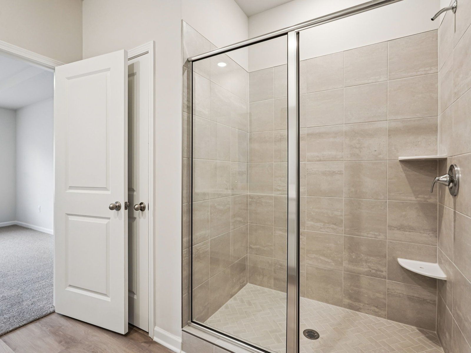 The Gibson floorplan with the Cozy Linen interior package.