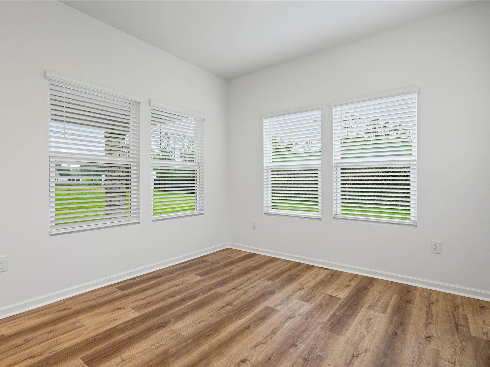 Dining area in the Taylor floorplan at a Meritage Homes community in Gulfport, MS.
