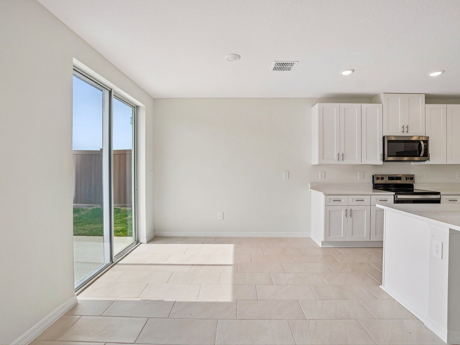 15-custom-Tampa - Hilltop Vistas - 12550 Hourglass Way Richland FL 33525 - 015.jpg