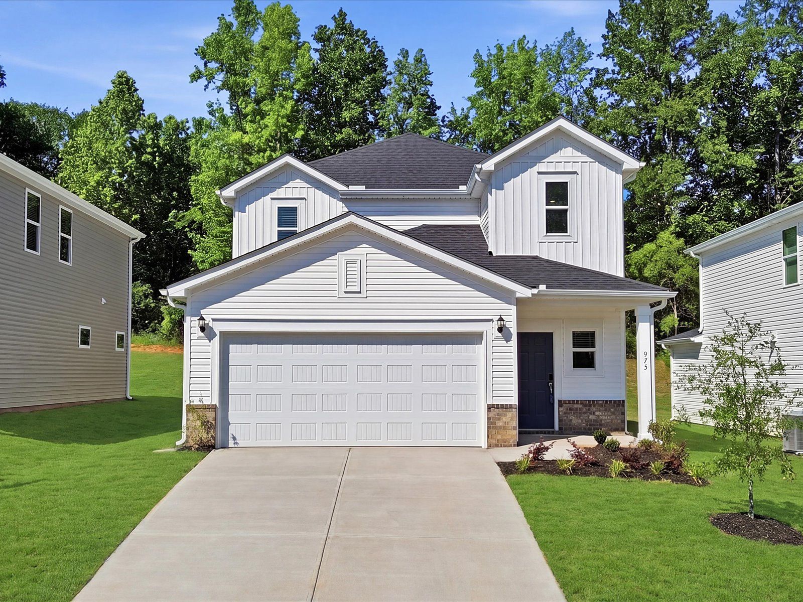 Welcome to the Sydney floorplan at Brayfield Manor - Heritage Collection.
