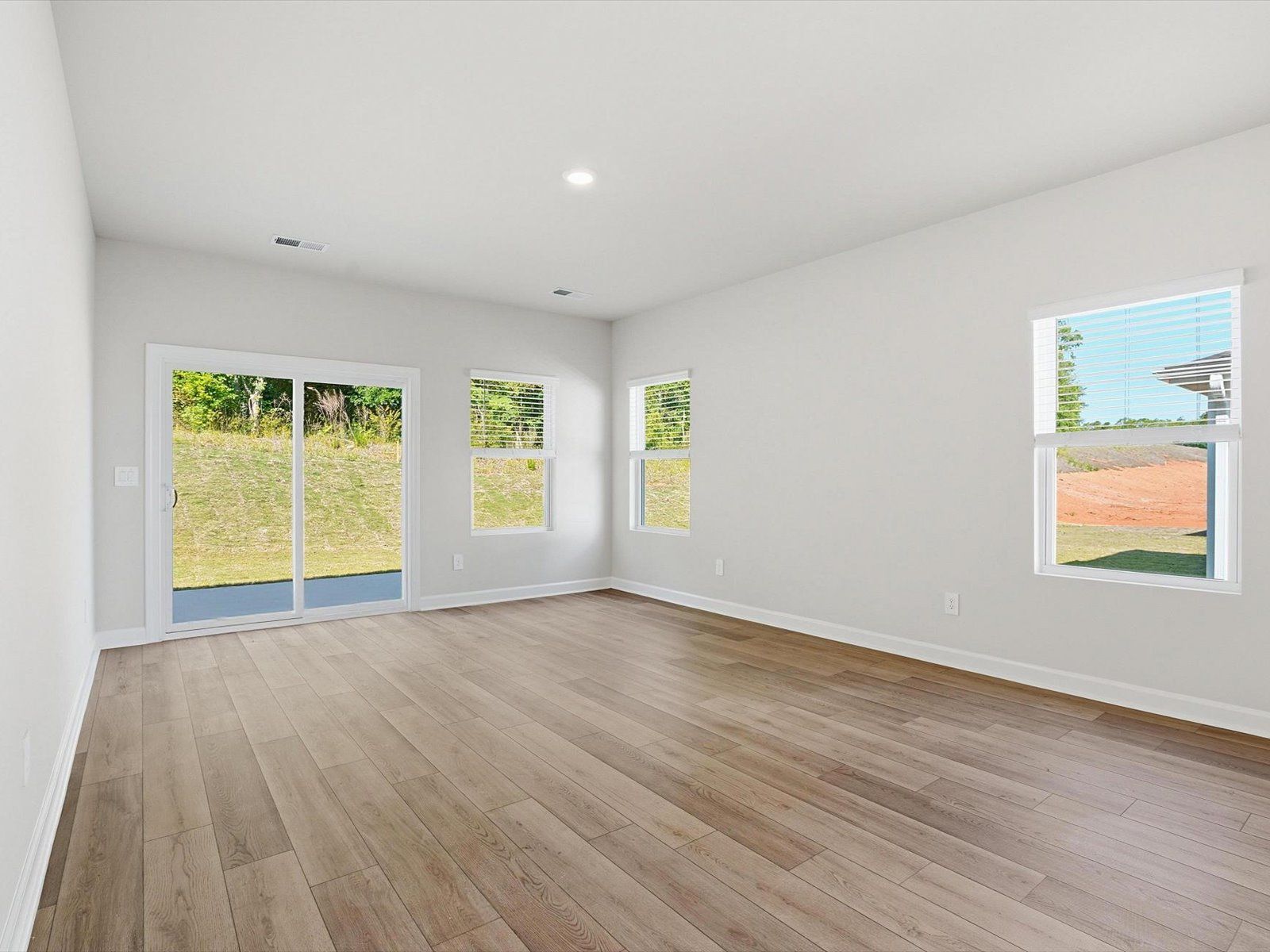 Welcome to the Sydney floorplan at Brayfield Manor - Heritage Collection.