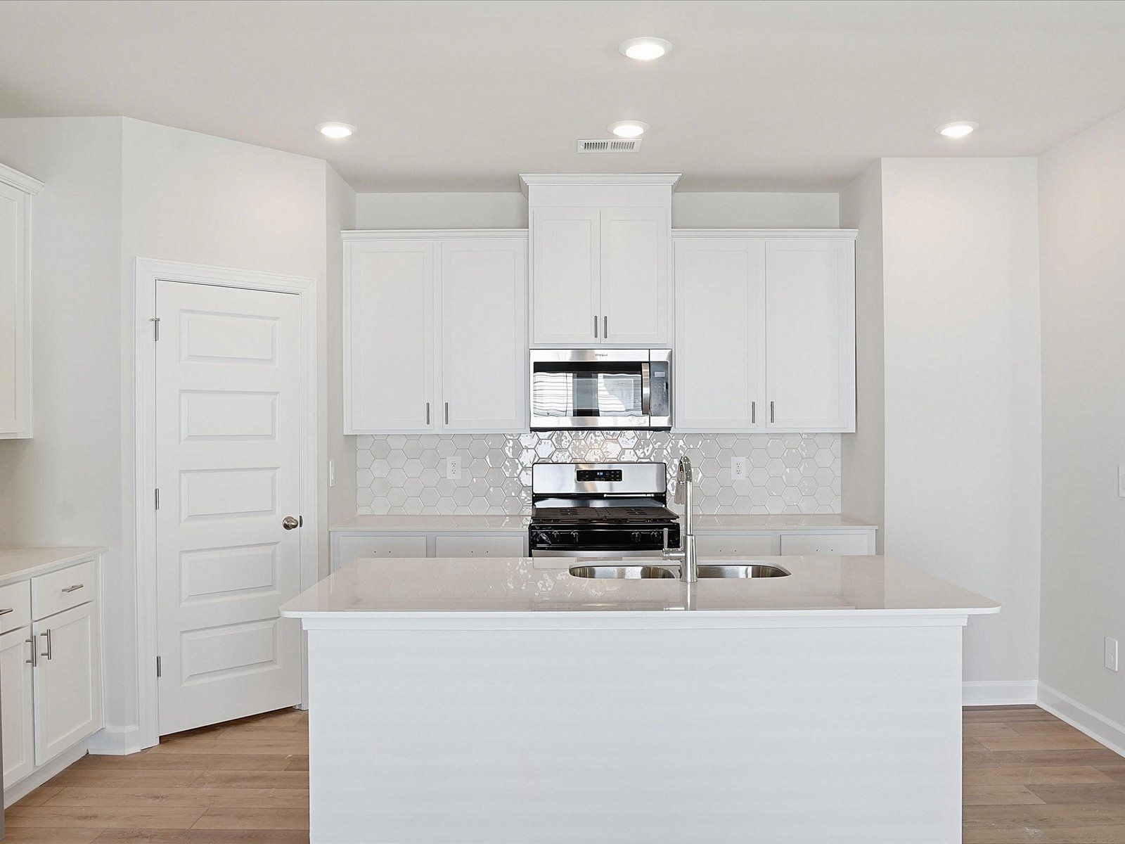 Welcome to the Sydney floorplan at Brayfield Manor - Heritage Collection.