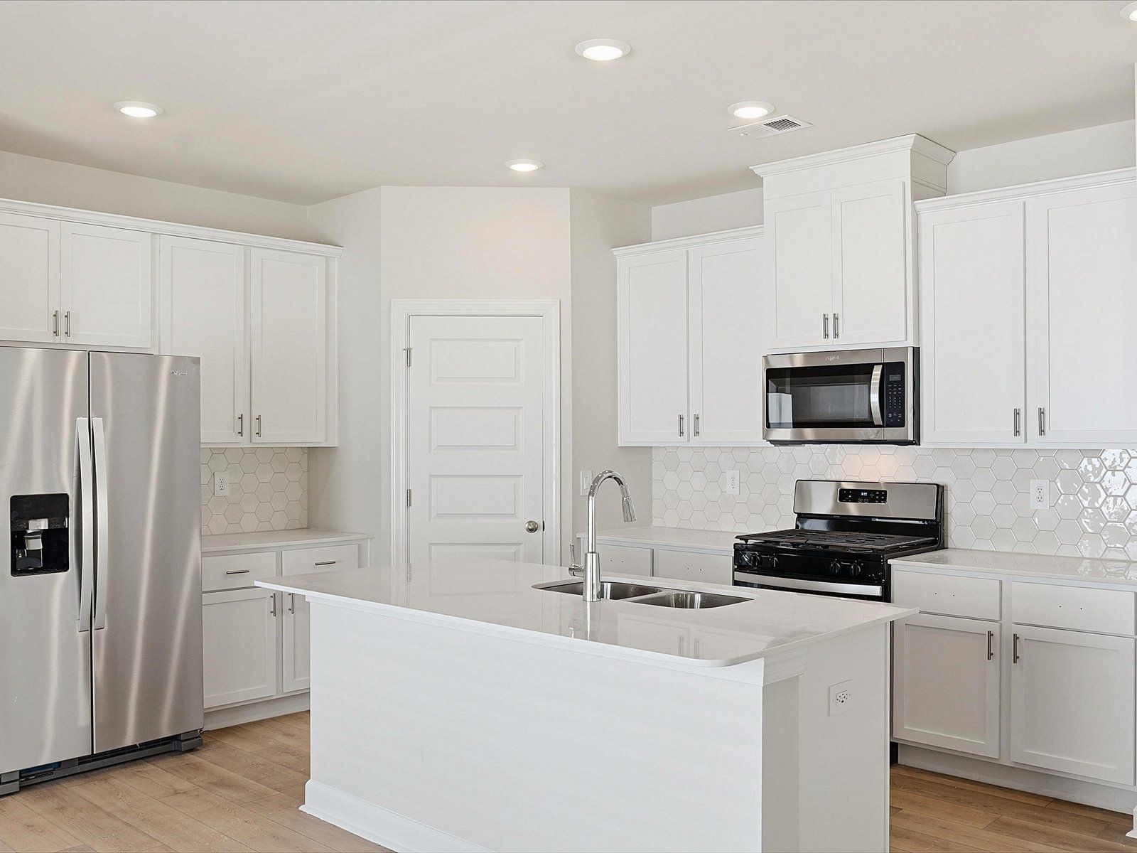 Welcome to the Sydney floorplan at Brayfield Manor - Heritage Collection.
