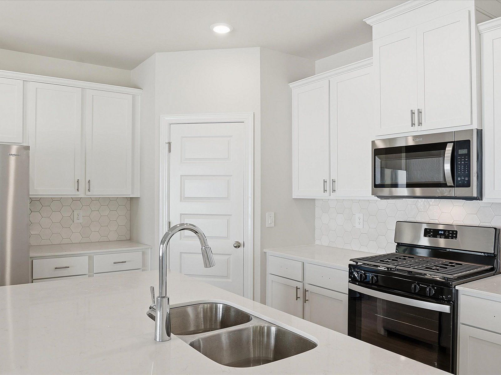 Welcome to the Sydney floorplan at Brayfield Manor - Heritage Collection.