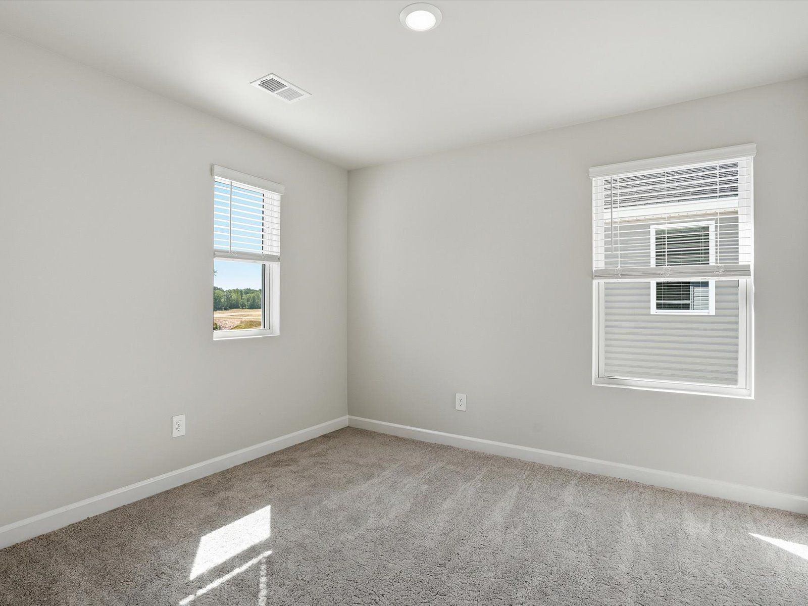Welcome to the Sydney floorplan at Brayfield Manor - Heritage Collection.
