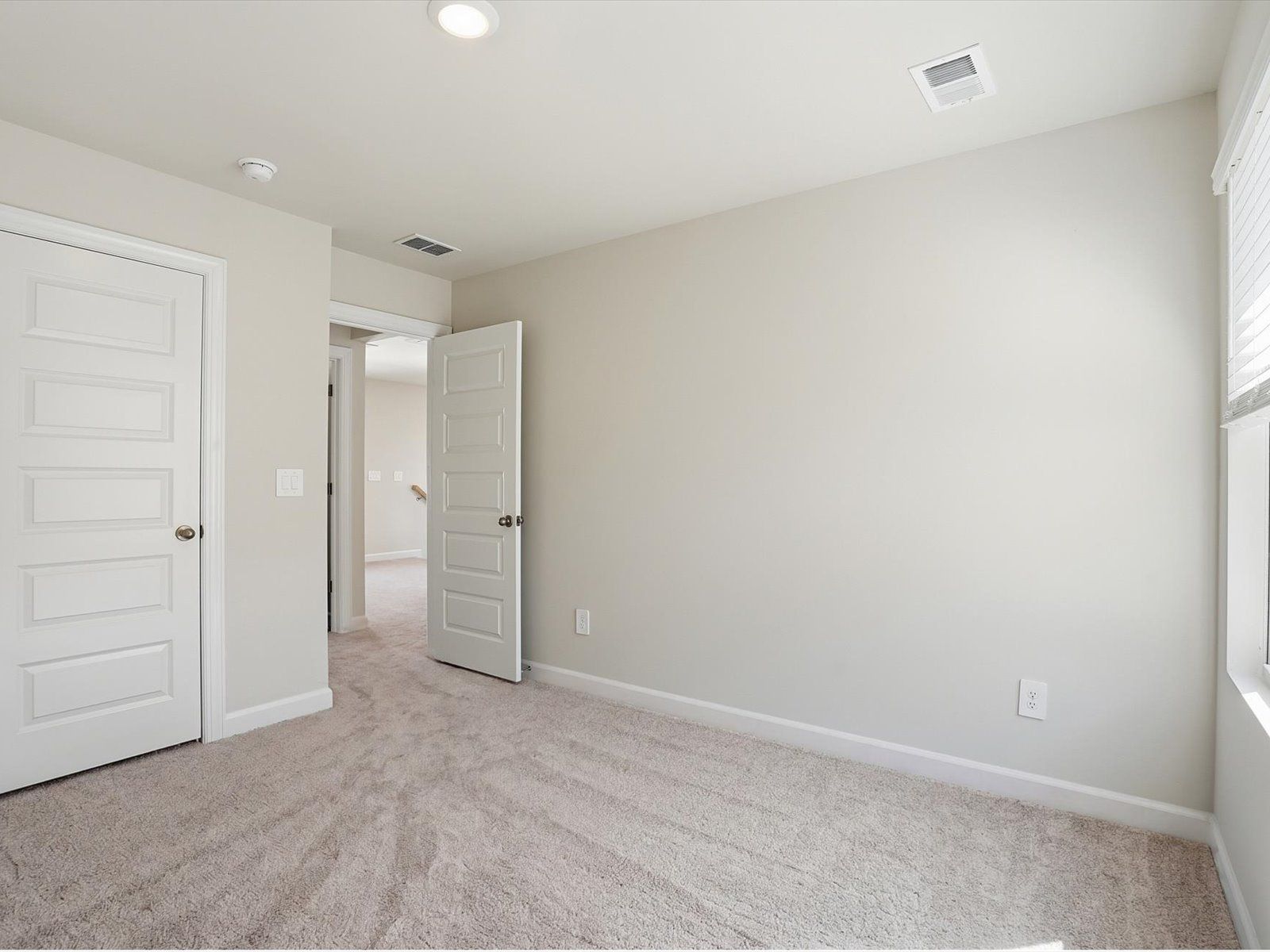 Welcome to the Sydney floorplan at Brayfield Manor - Heritage Collection.