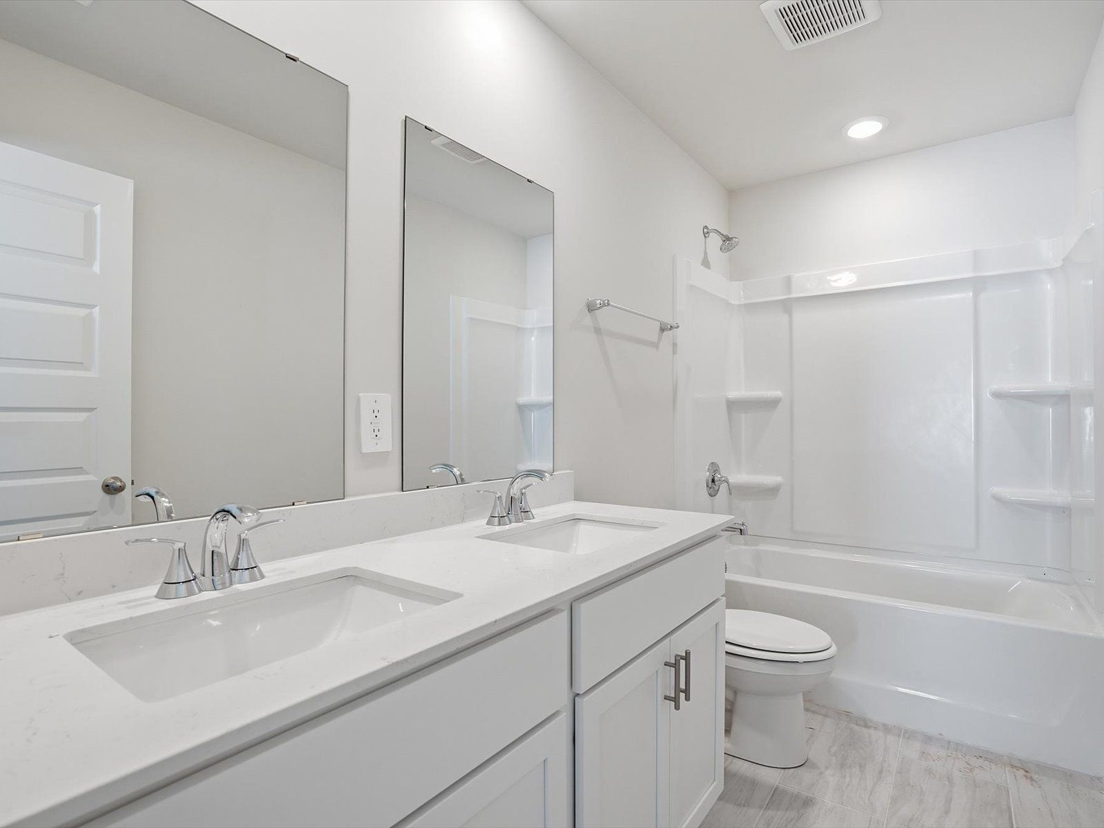 Welcome to the Sydney floorplan at Brayfield Manor - Heritage Collection.