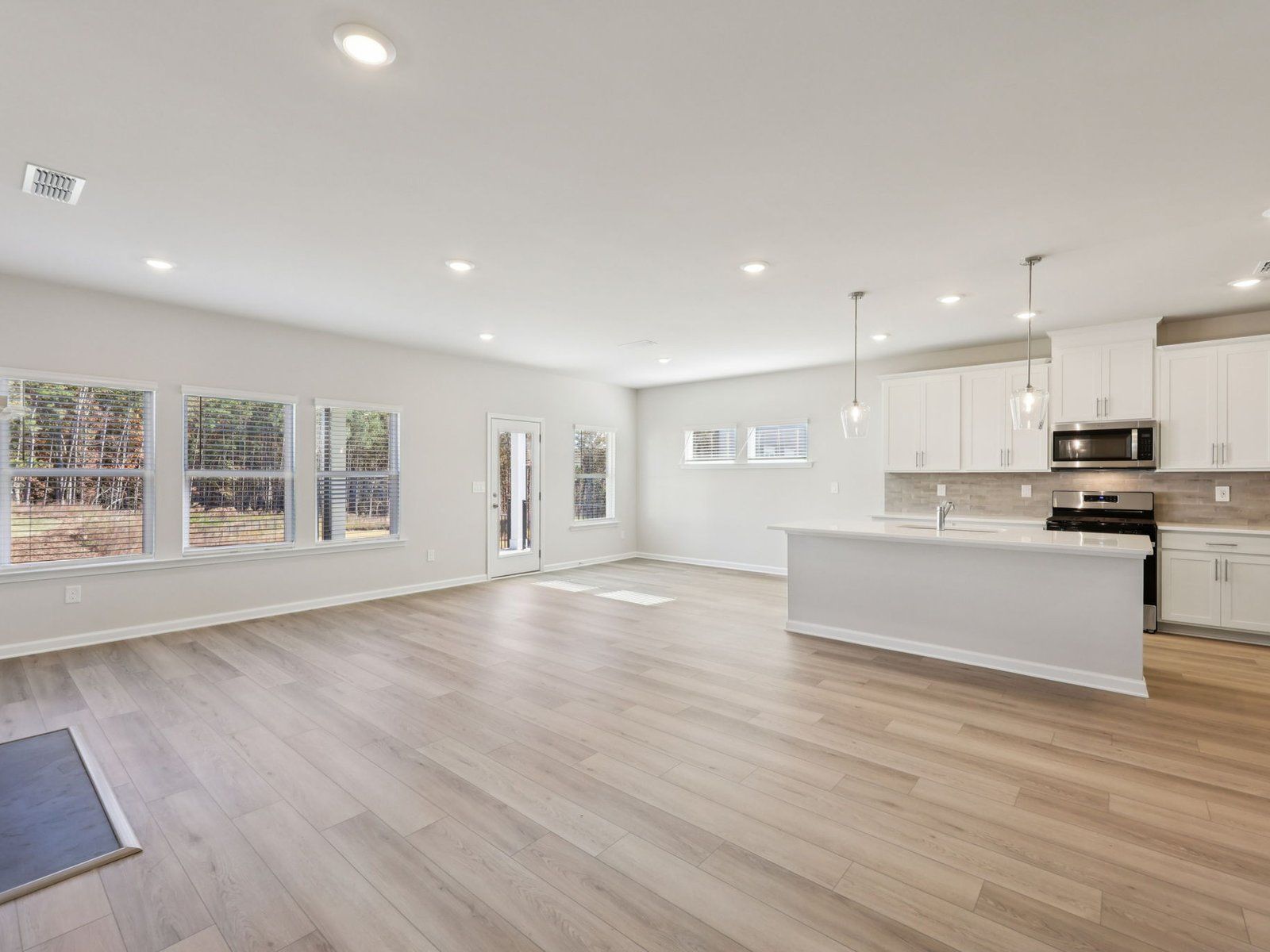 The Johnson floorplan with the Finesse White interior package.