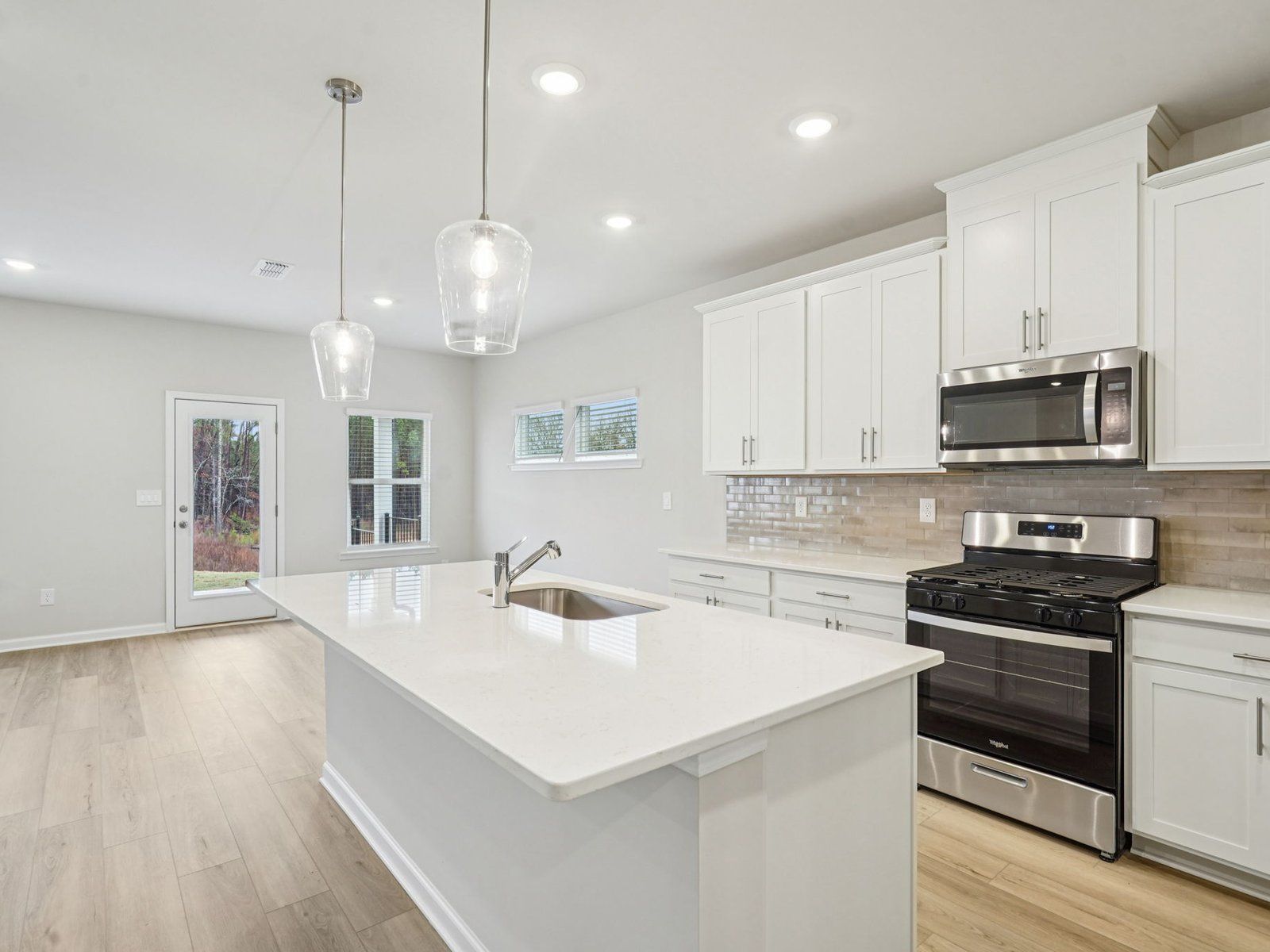 The Johnson floorplan with the Finesse White interior package.