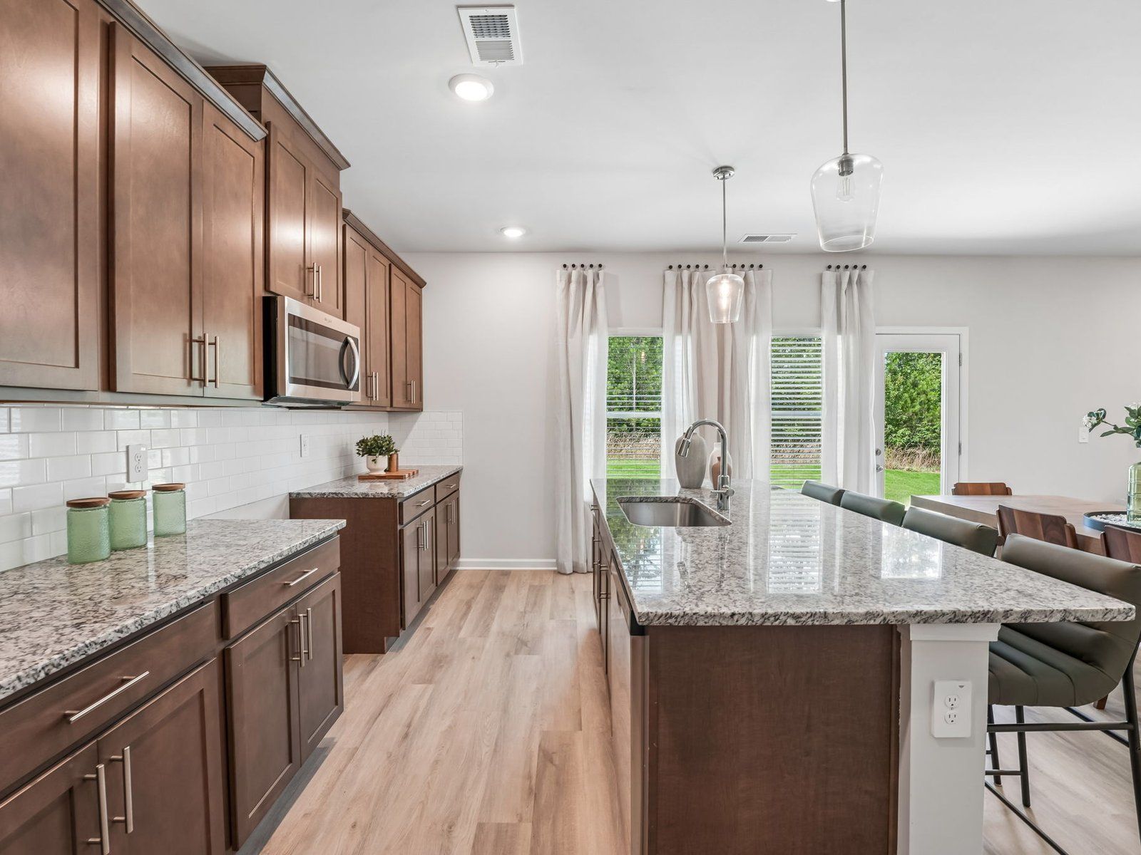 The Lakeland floorplan with the Charm Almond interior package.