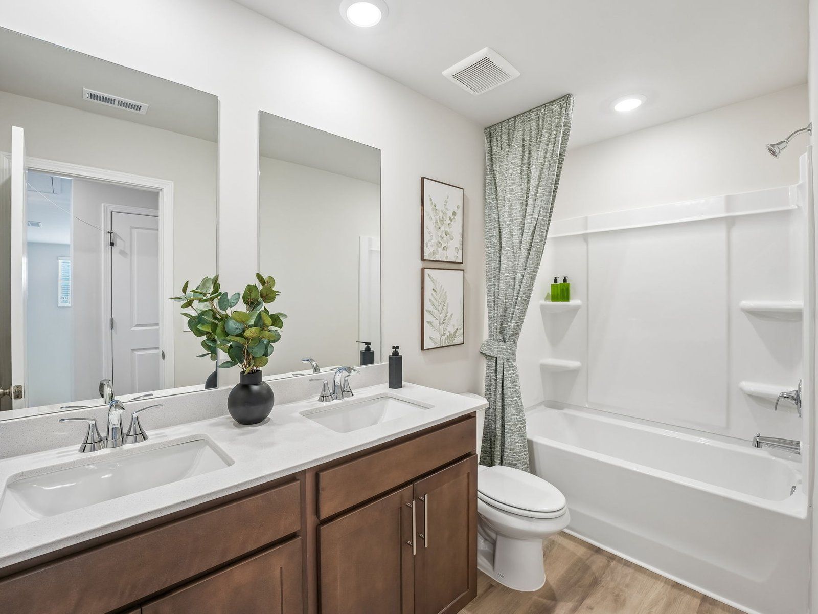 The Lakeland floorplan with the Charm Almond interior package.