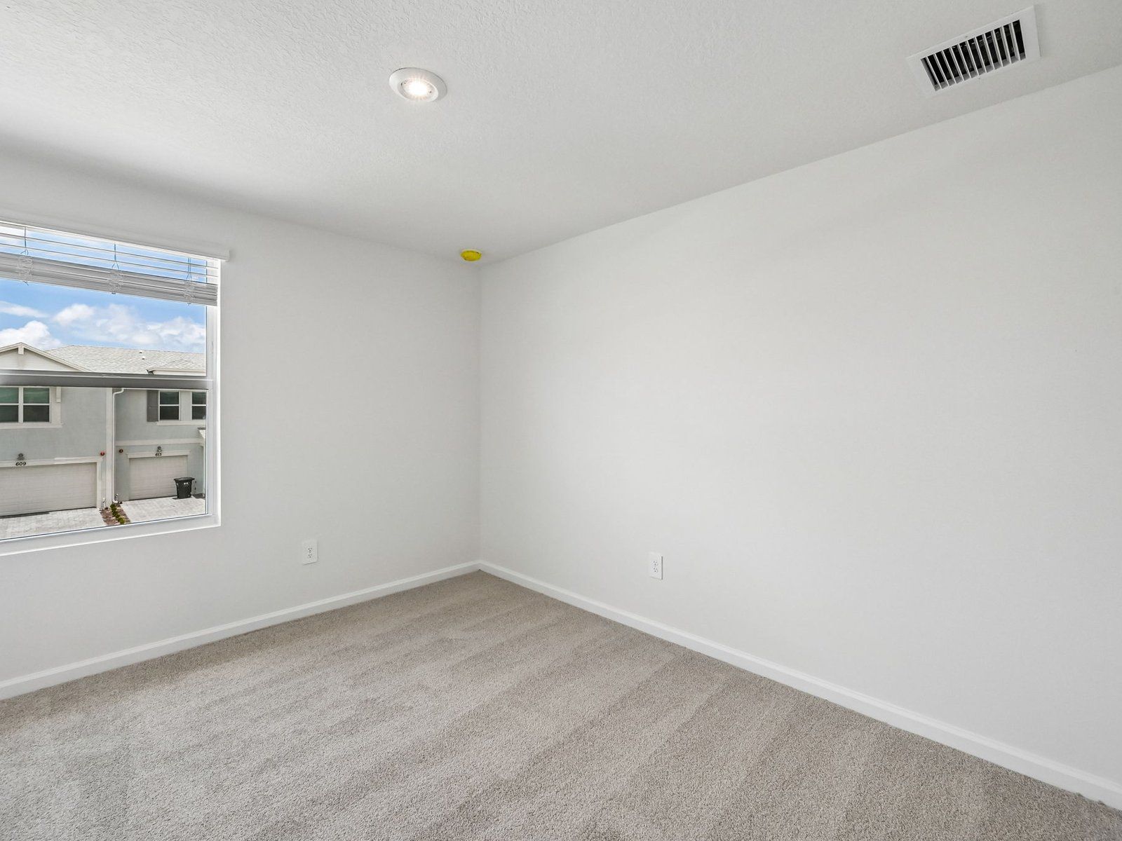 Secondary bedroom