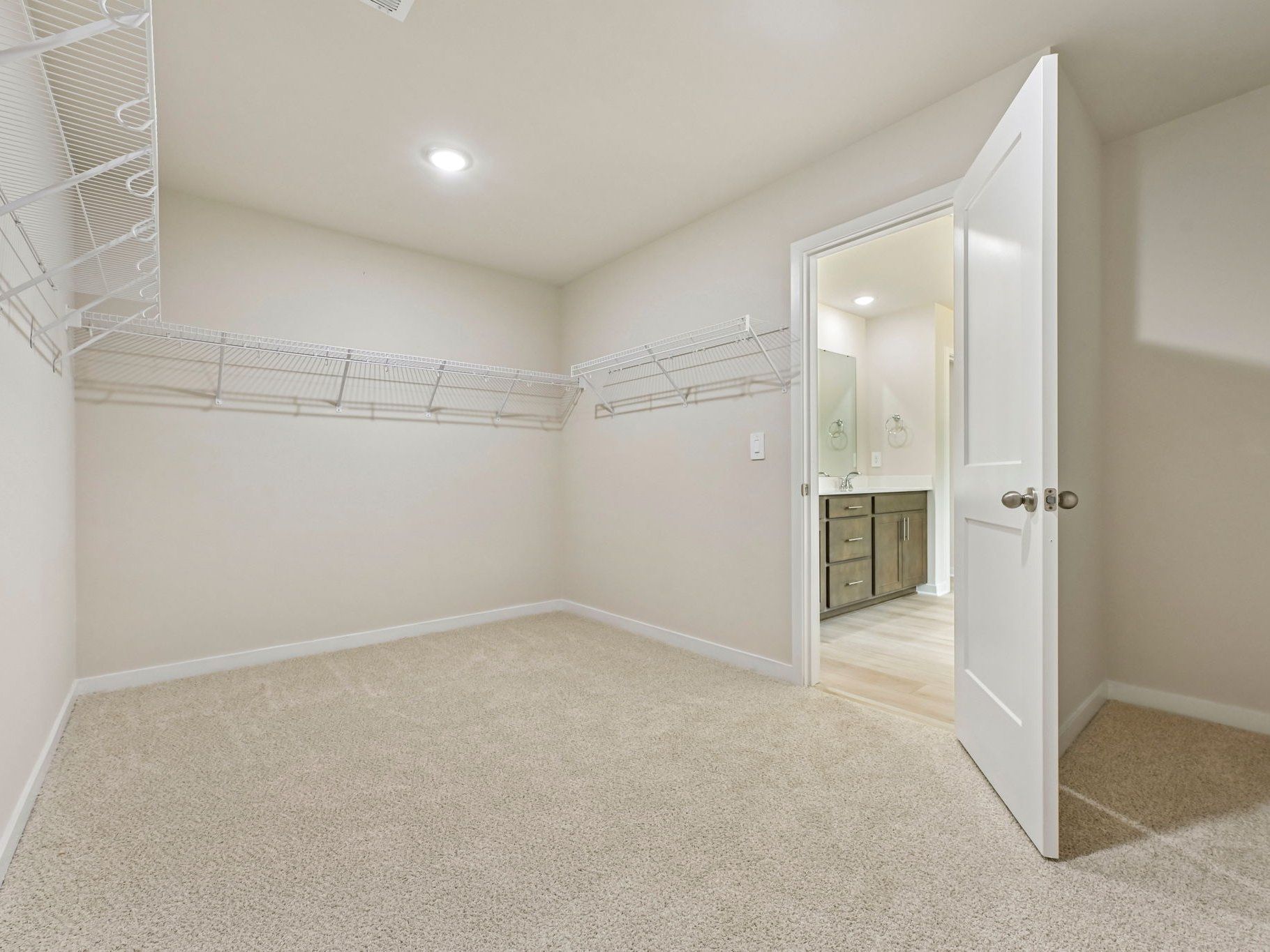 Walk-in Closet