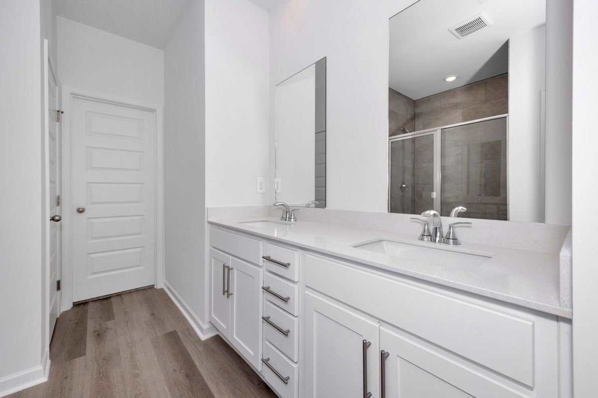 The Chandler floorplan with the Cozy White interior package.