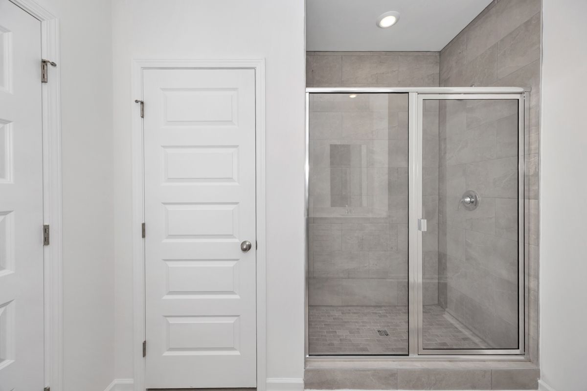 The Chandler floorplan with the Cozy White interior package.