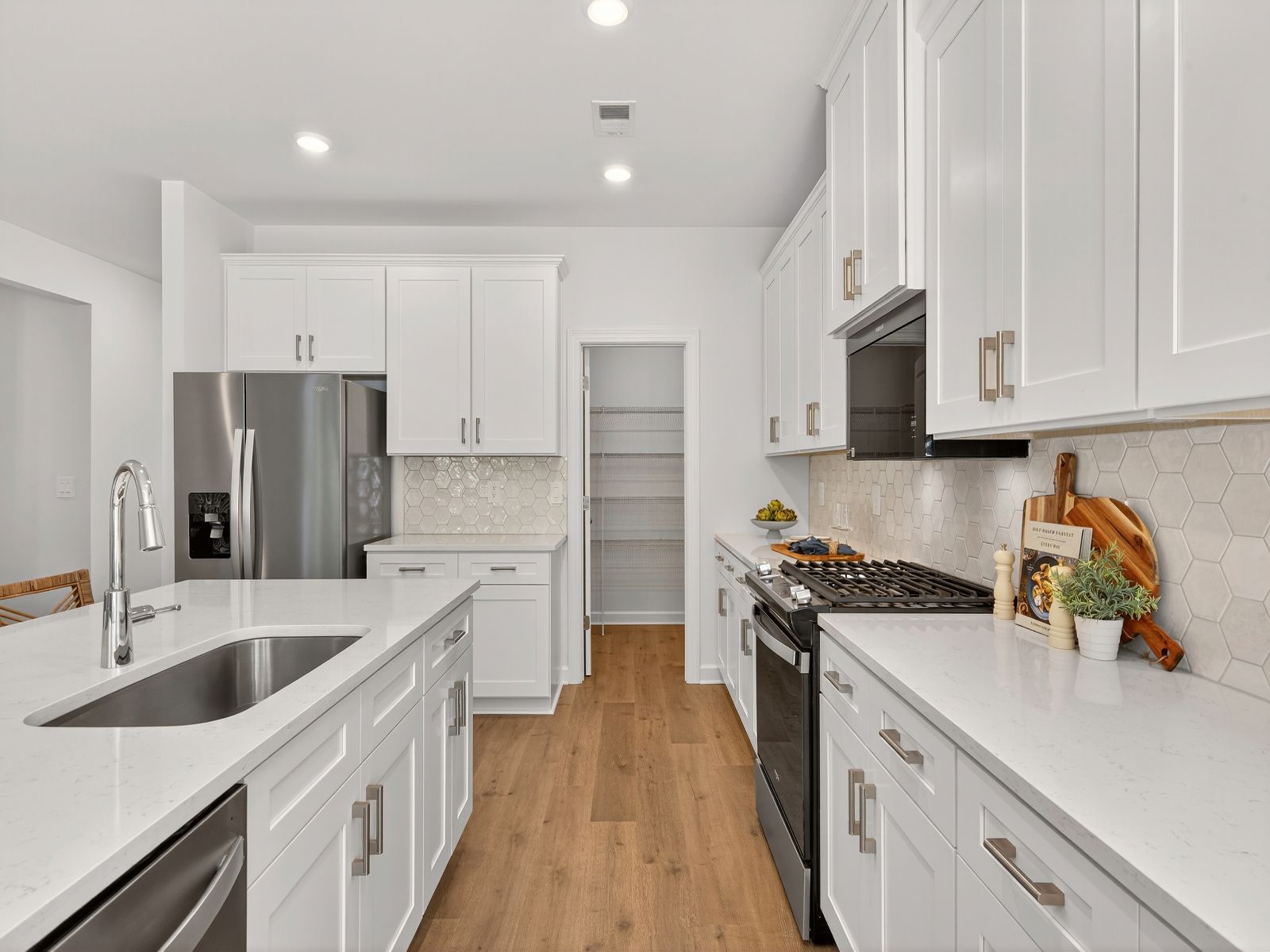 With countless kitchen cabinets, you'll never run out of room for your cooking essentials.