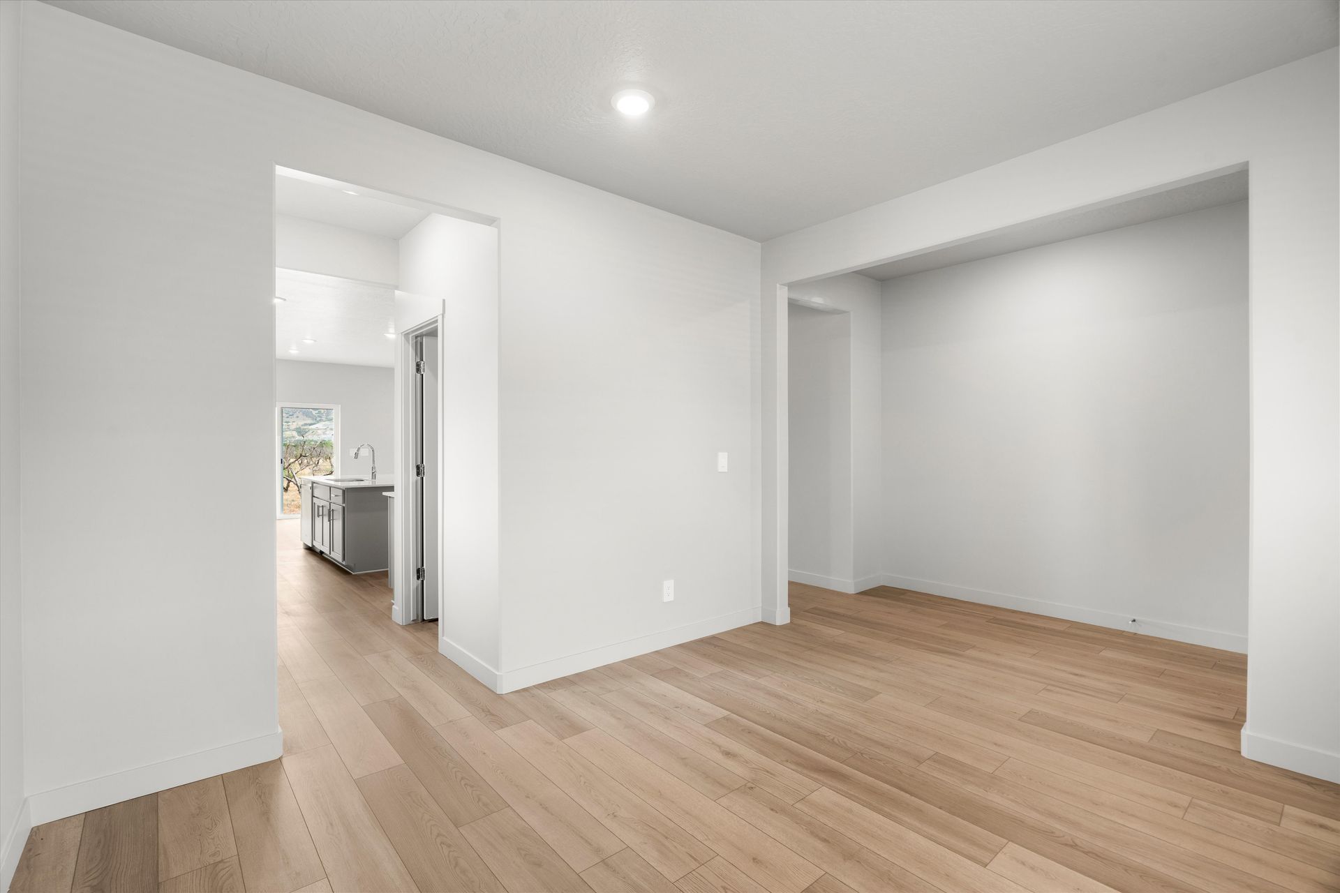 Front Flex Space
