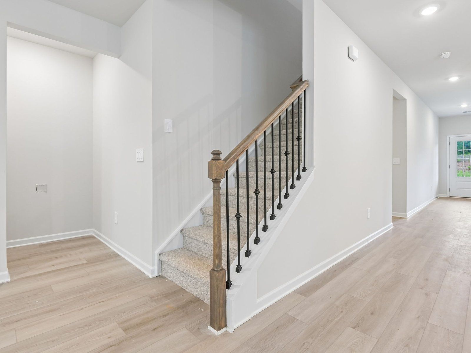The Finesse White interior package modeled at Harmony Manor.