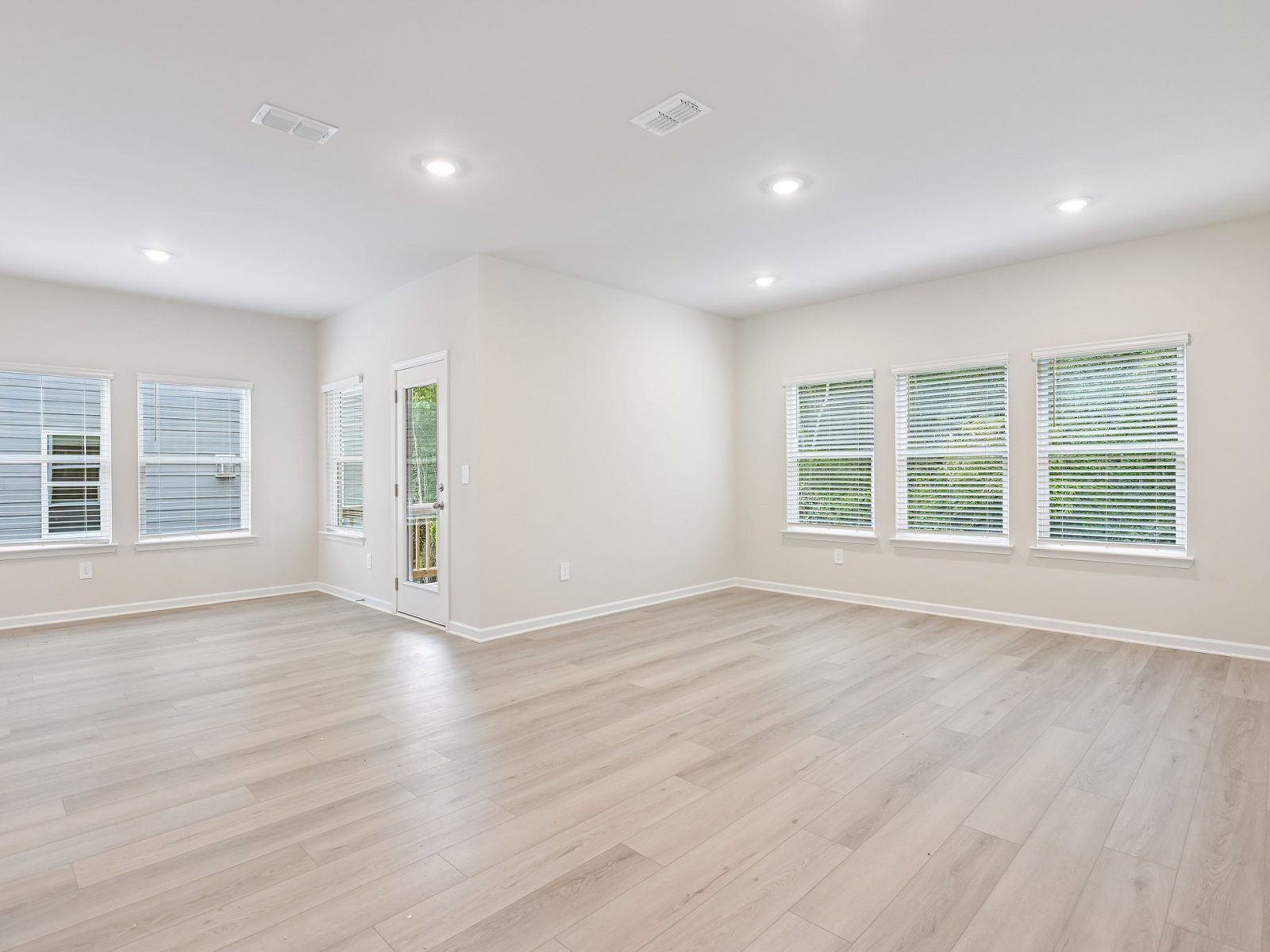 The Finesse White interior package modeled at Harmony Manor.