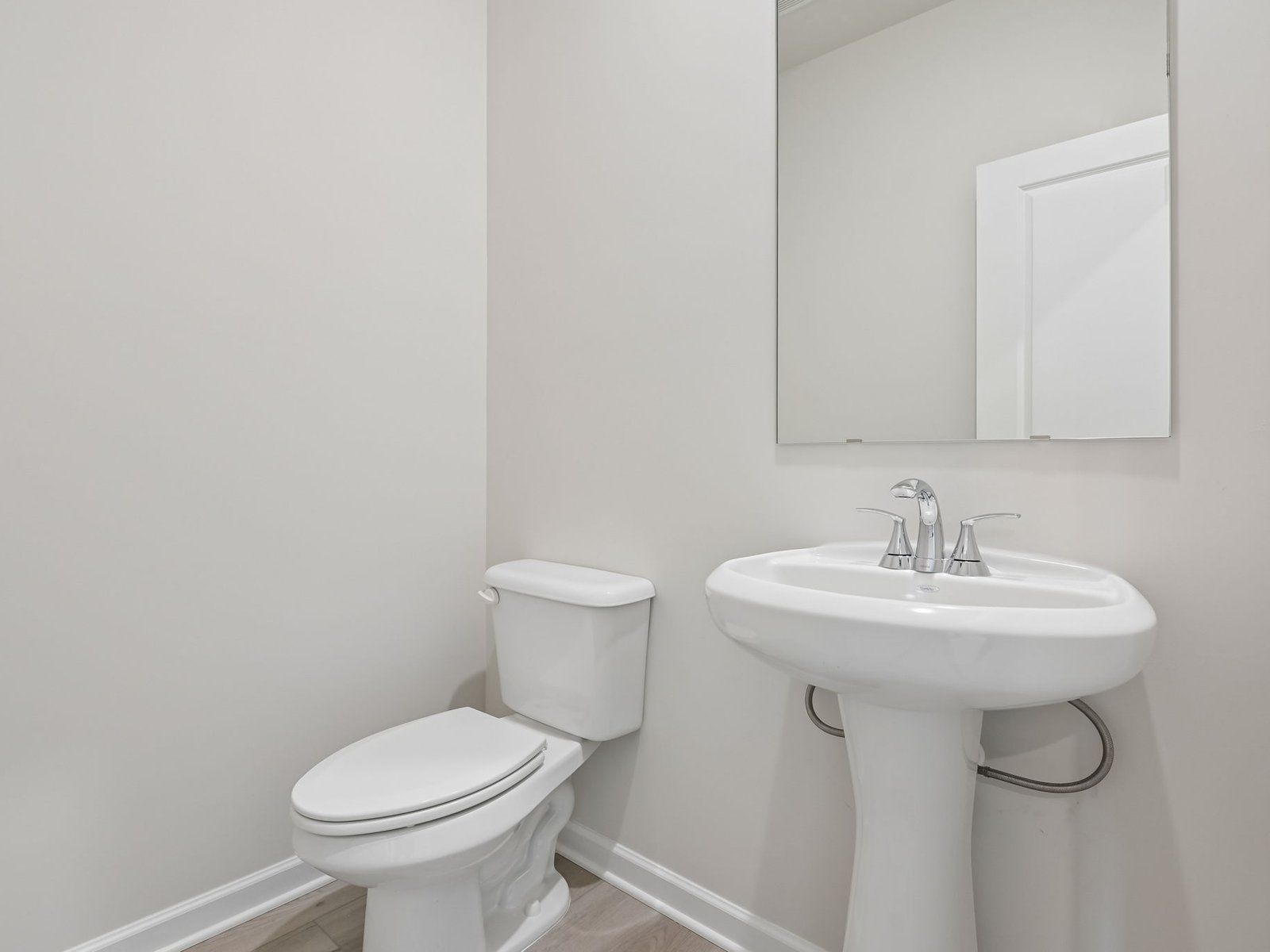 The Finesse White interior package modeled at Harmony Manor.