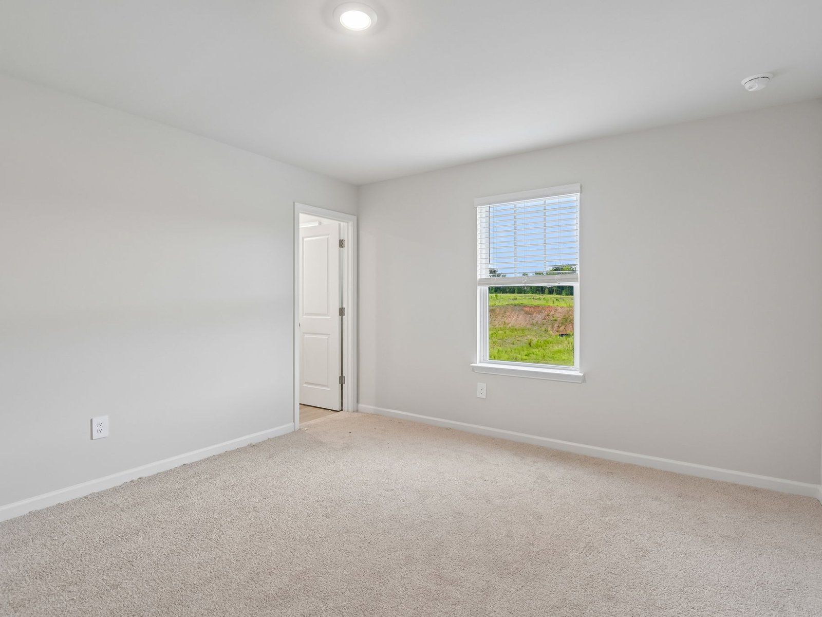 The Finesse White interior package modeled at Harmony Manor.