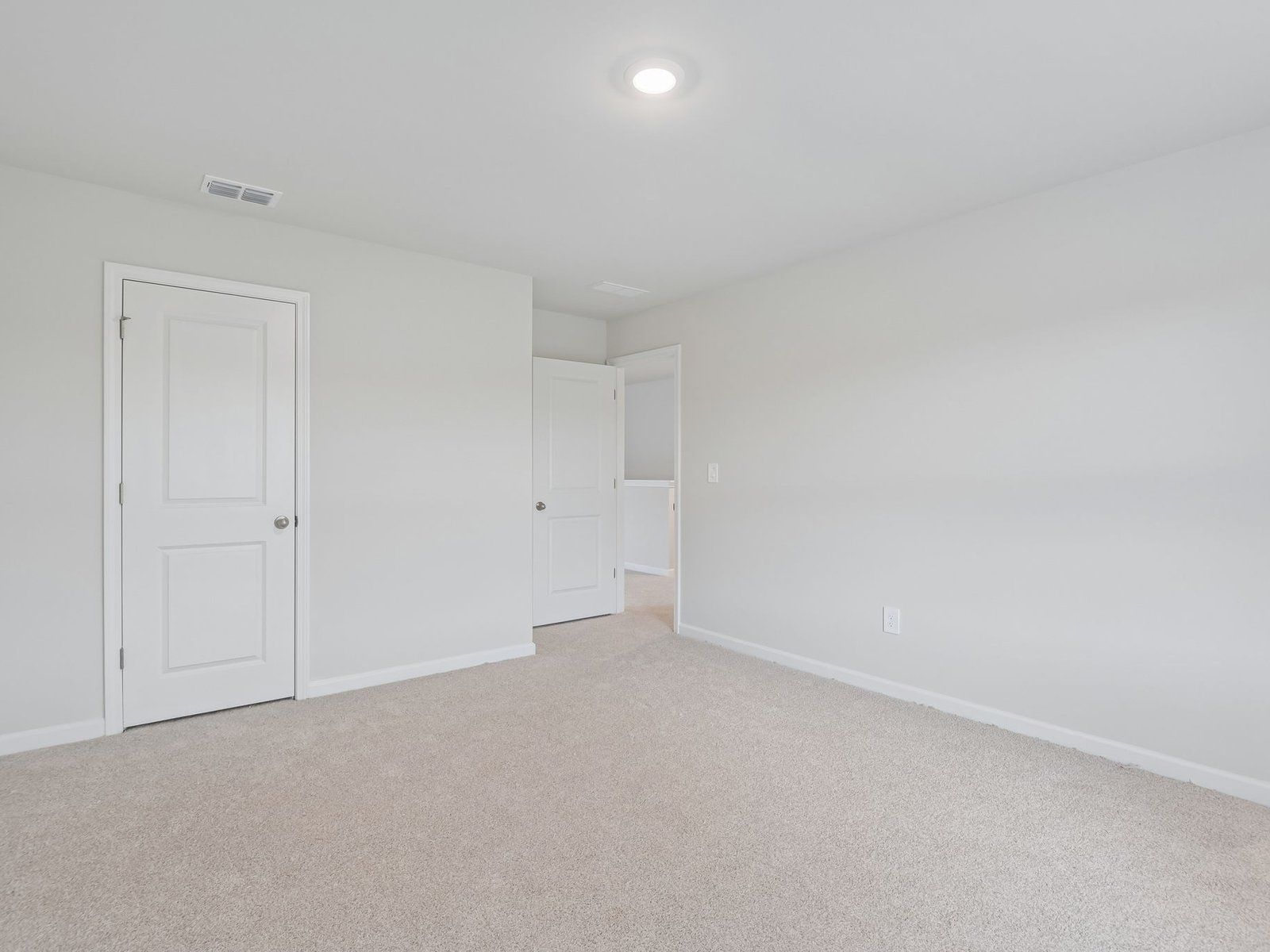The Finesse White interior package modeled at Harmony Manor.