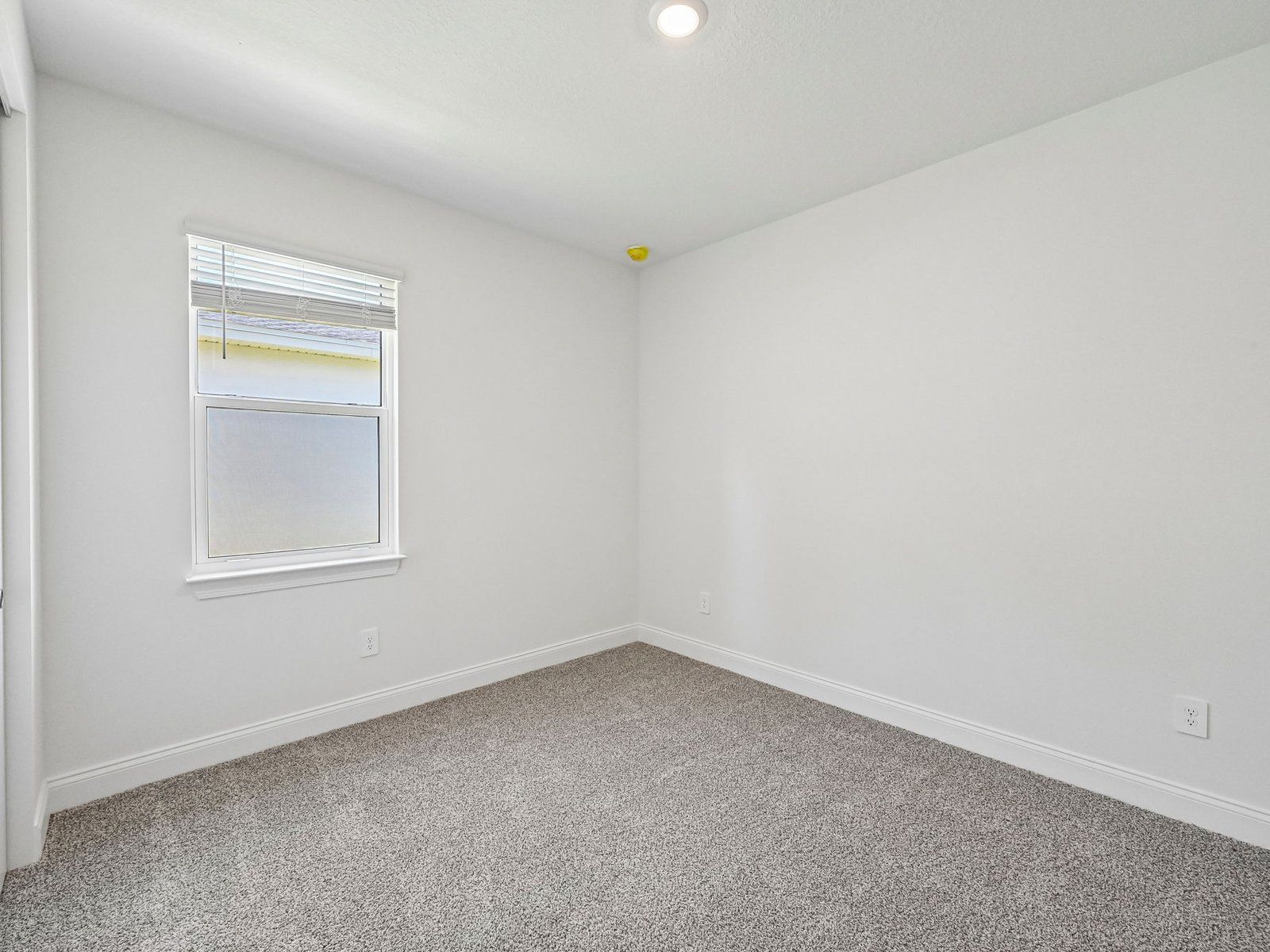 Secondary bedroom