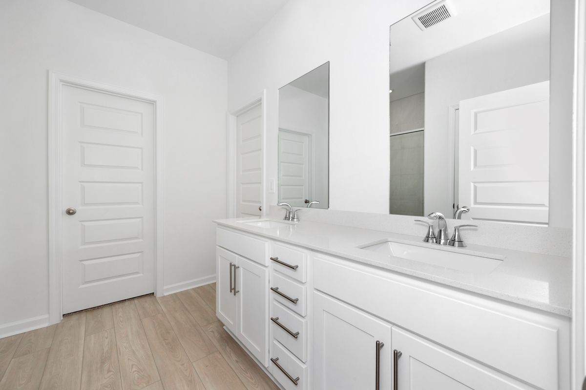 The Gibson floorplan with the Finesse White interior package.