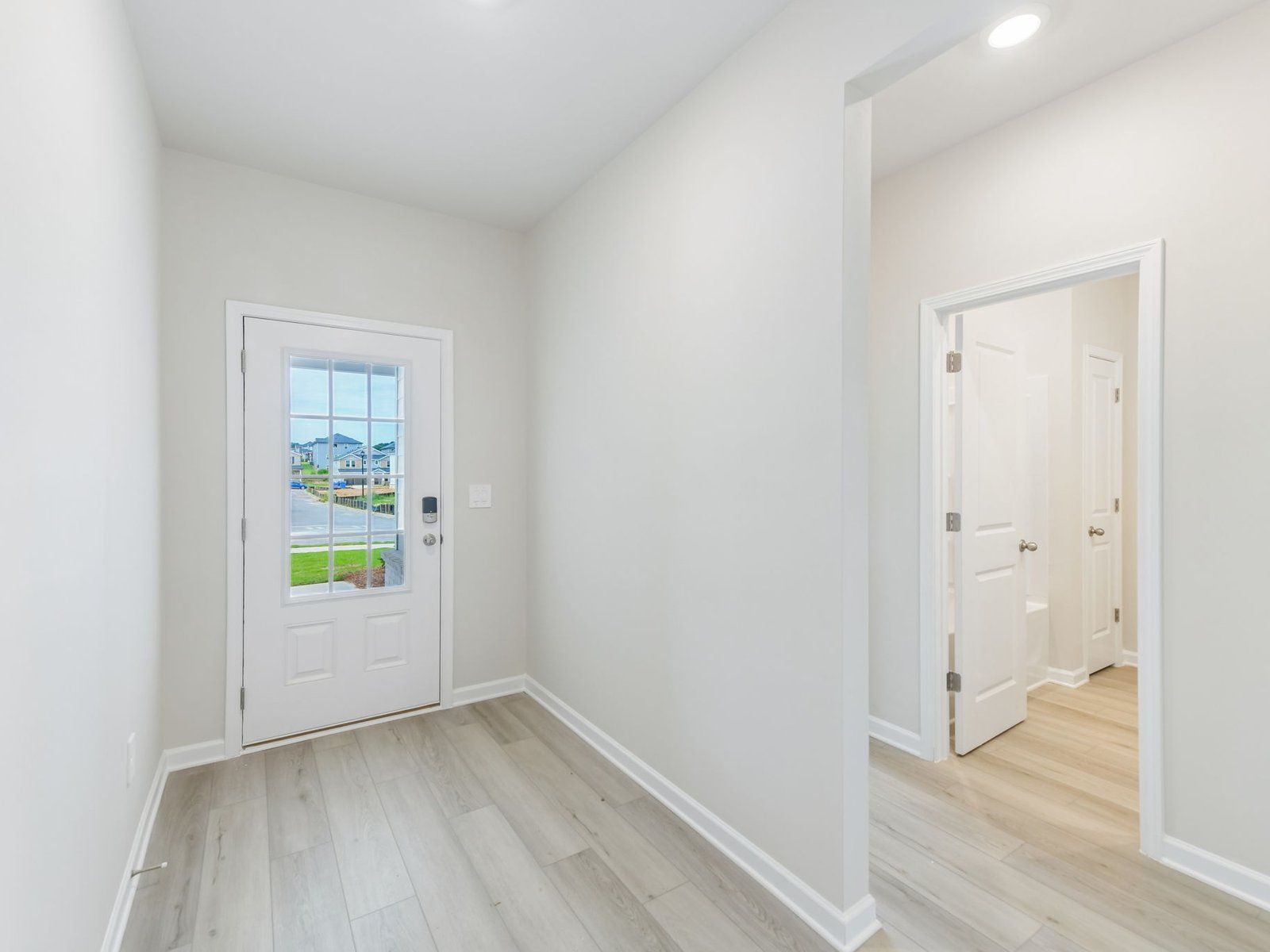 The Finesse White interior package modeled at Parkside at Grayson.